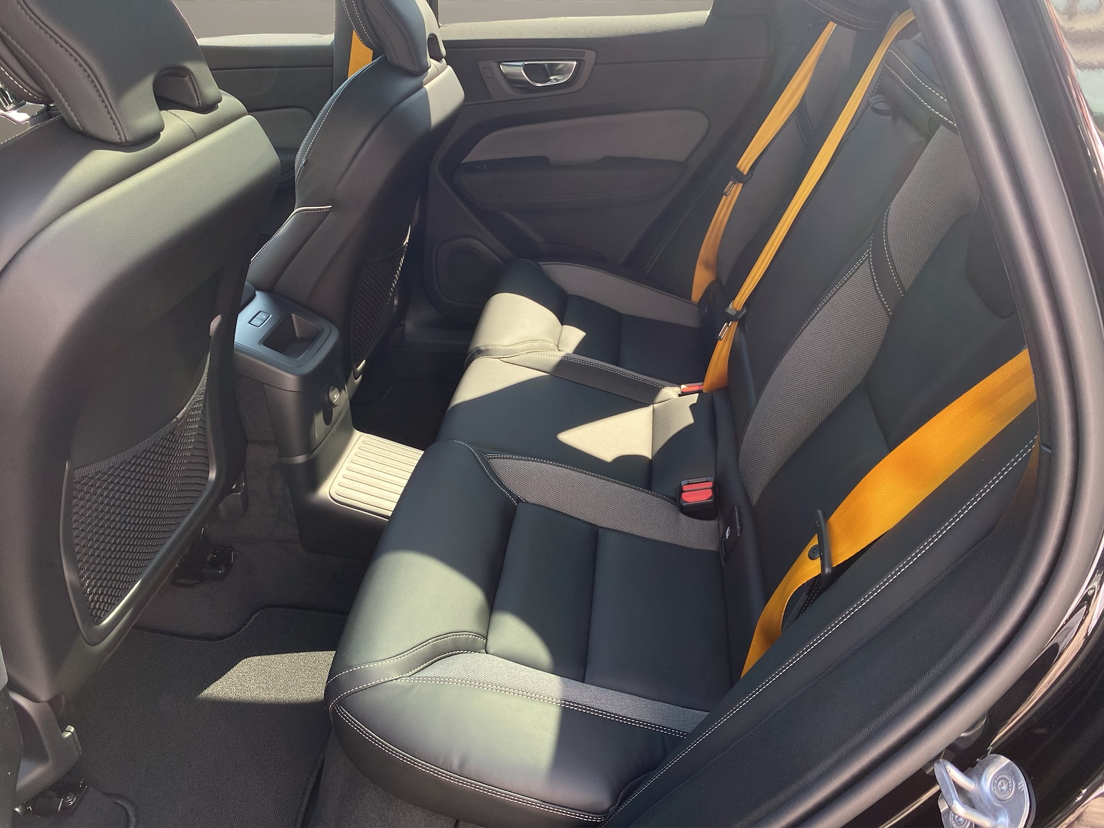 VOLVO XC60 2.0 T8 TE Polestar eAWD-image-9