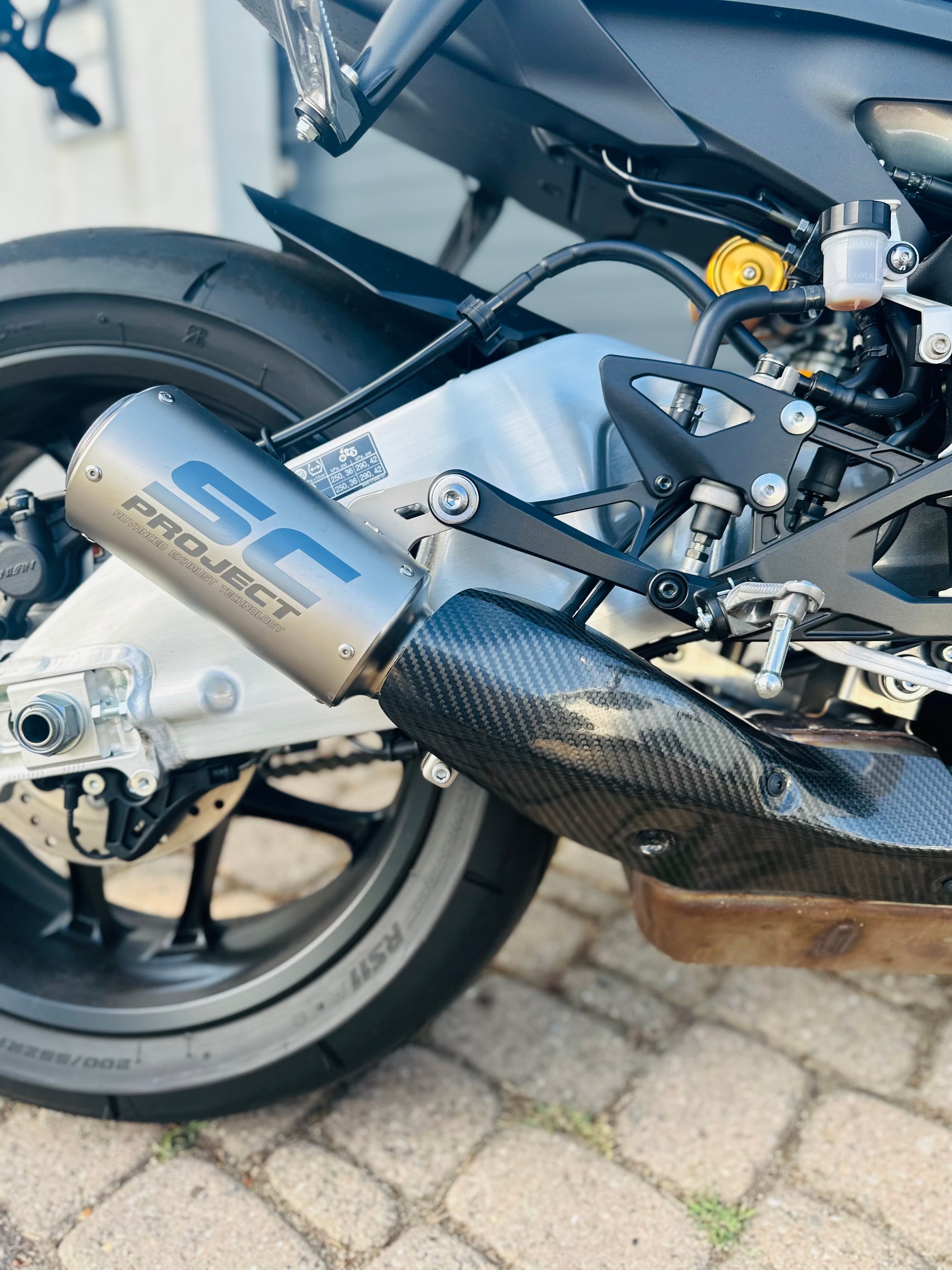 YAMAHA YZF-R1 M ABS-image-4