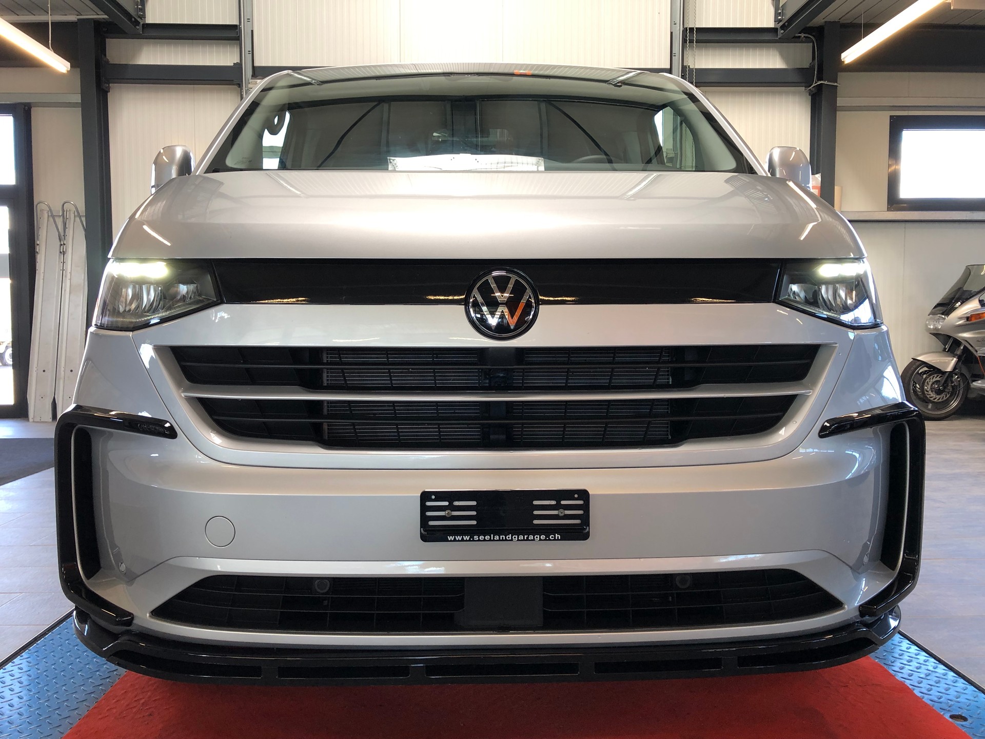 VW Transporter T7 2.0 TDI Lang 110PS-image-30