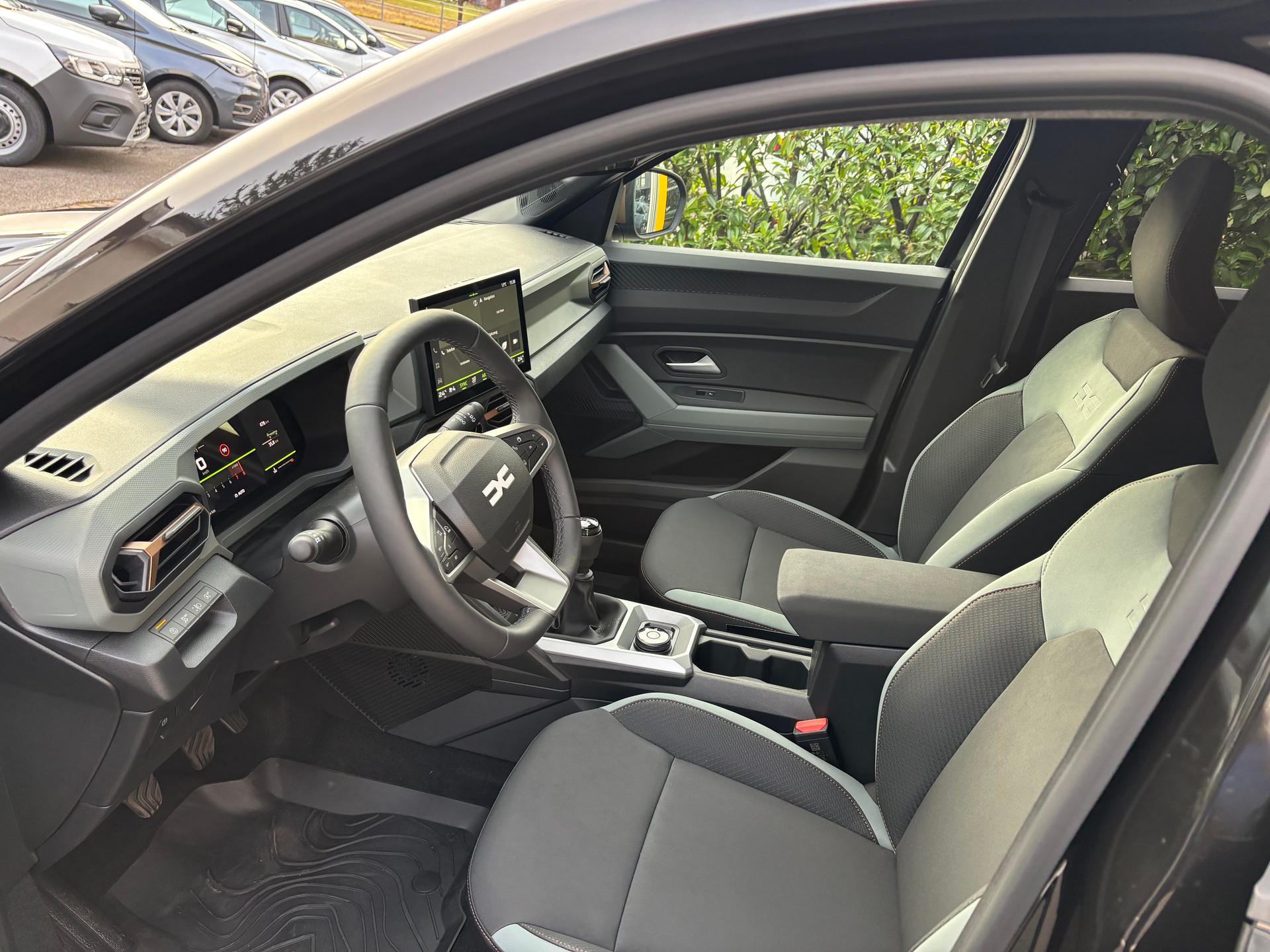 DACIA Bigster Extreme Mild Hybrid 130 4X4-image-6