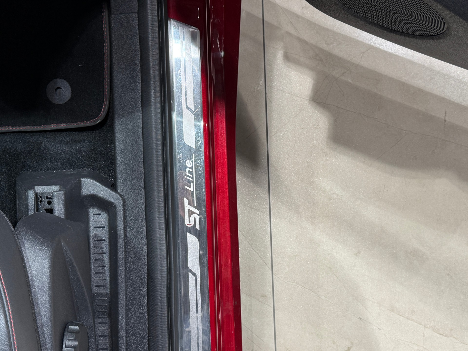 FORD Kuga 1.5 SCTi ST Line High 4WD Automatic-image-16