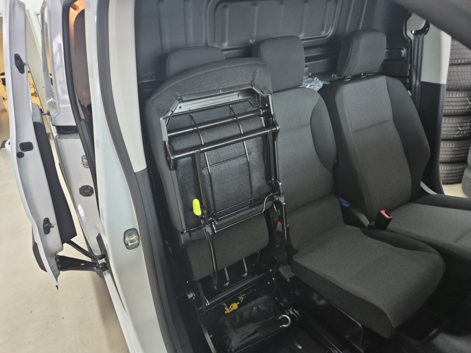 FIAT E-Doblo Kaw. L1 50 kWh Easy Pro-image-12