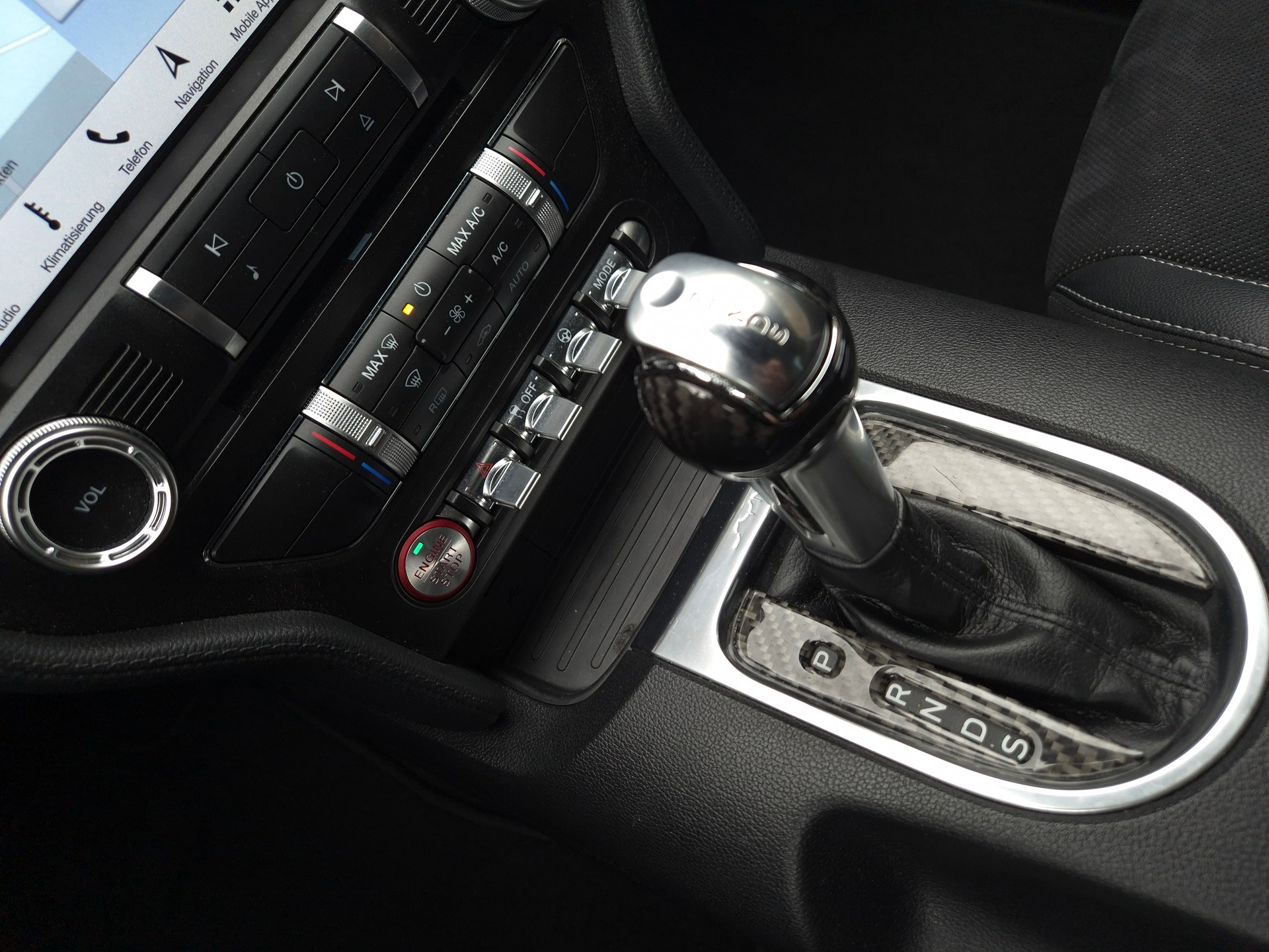 FORD MUSTANG GT Fastback V8-image-24