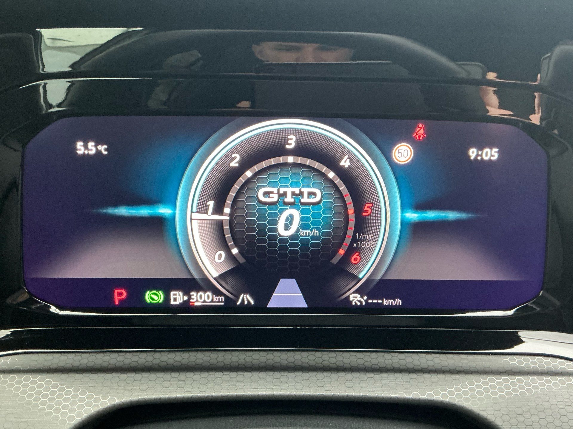 VW Golf GTD 2.0 TDI DSG 200PS *** ANHÄNGERKUPPLUNG & 8FACH BEREIFT ***-image-11