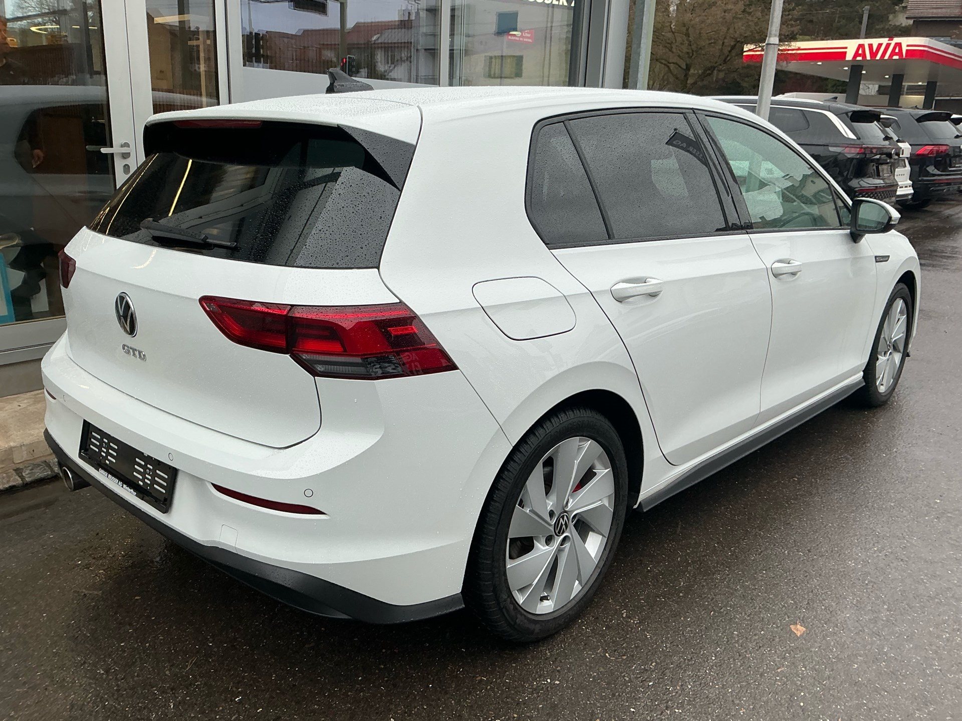 VW Golf GTD 2.0 TDI DSG 200PS *** ANHÄNGERKUPPLUNG & 8FACH BEREIFT ***-showroom-element-3