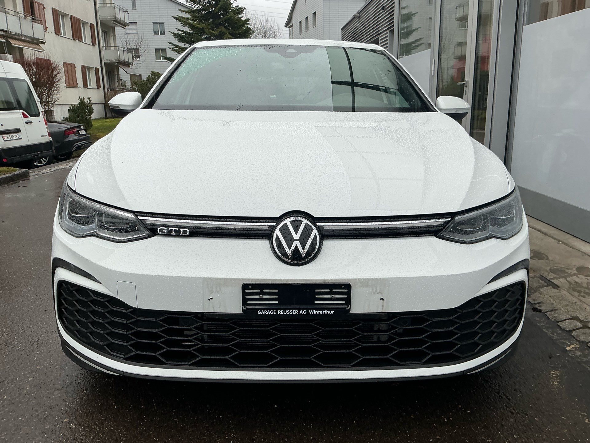 VW Golf GTD 2.0 TDI DSG 200PS *** ANHÄNGERKUPPLUNG & 8FACH BEREIFT ***-showroom-element-1