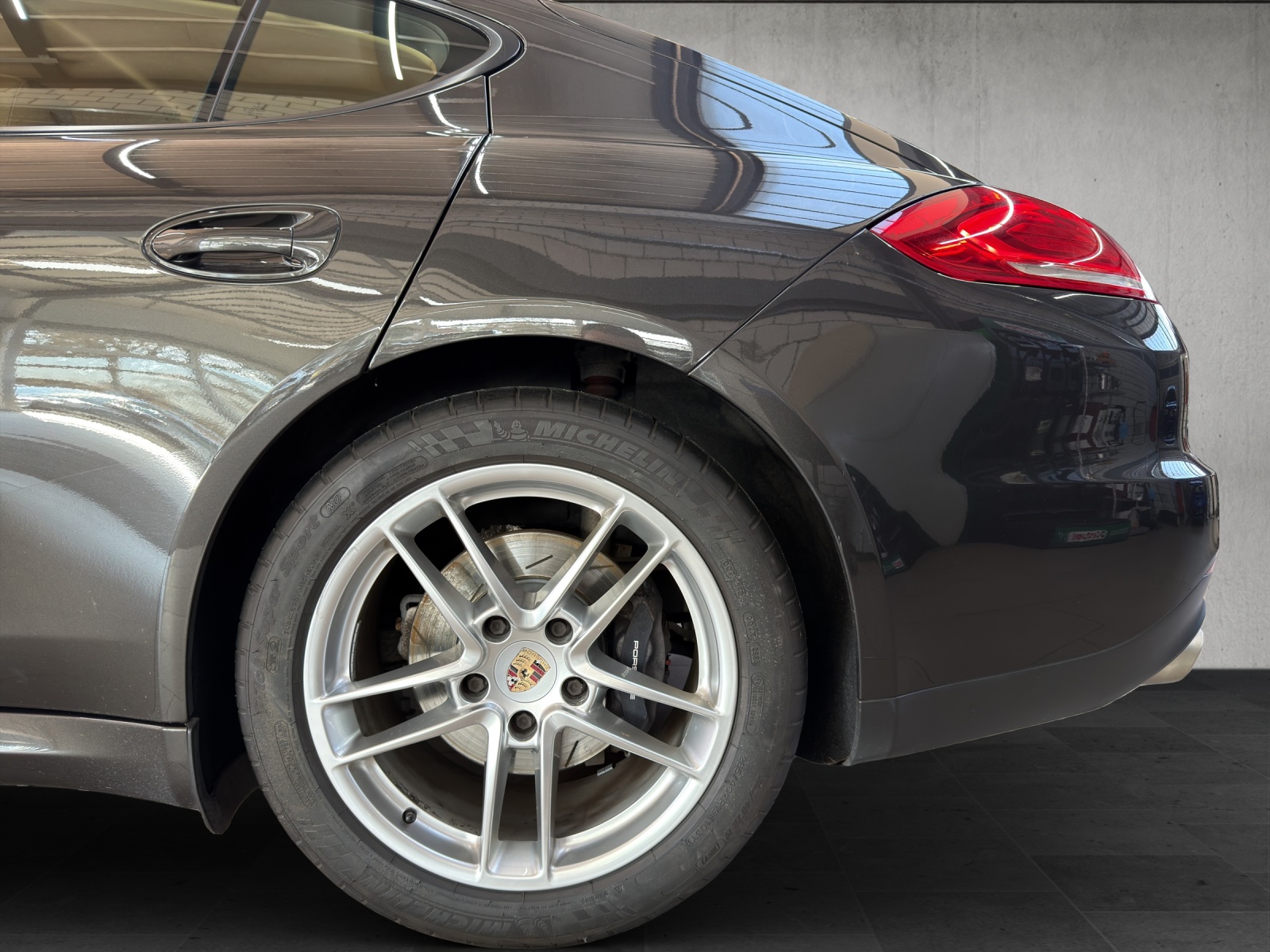 PORSCHE Panamera 4 3.6 PDK-image-8
