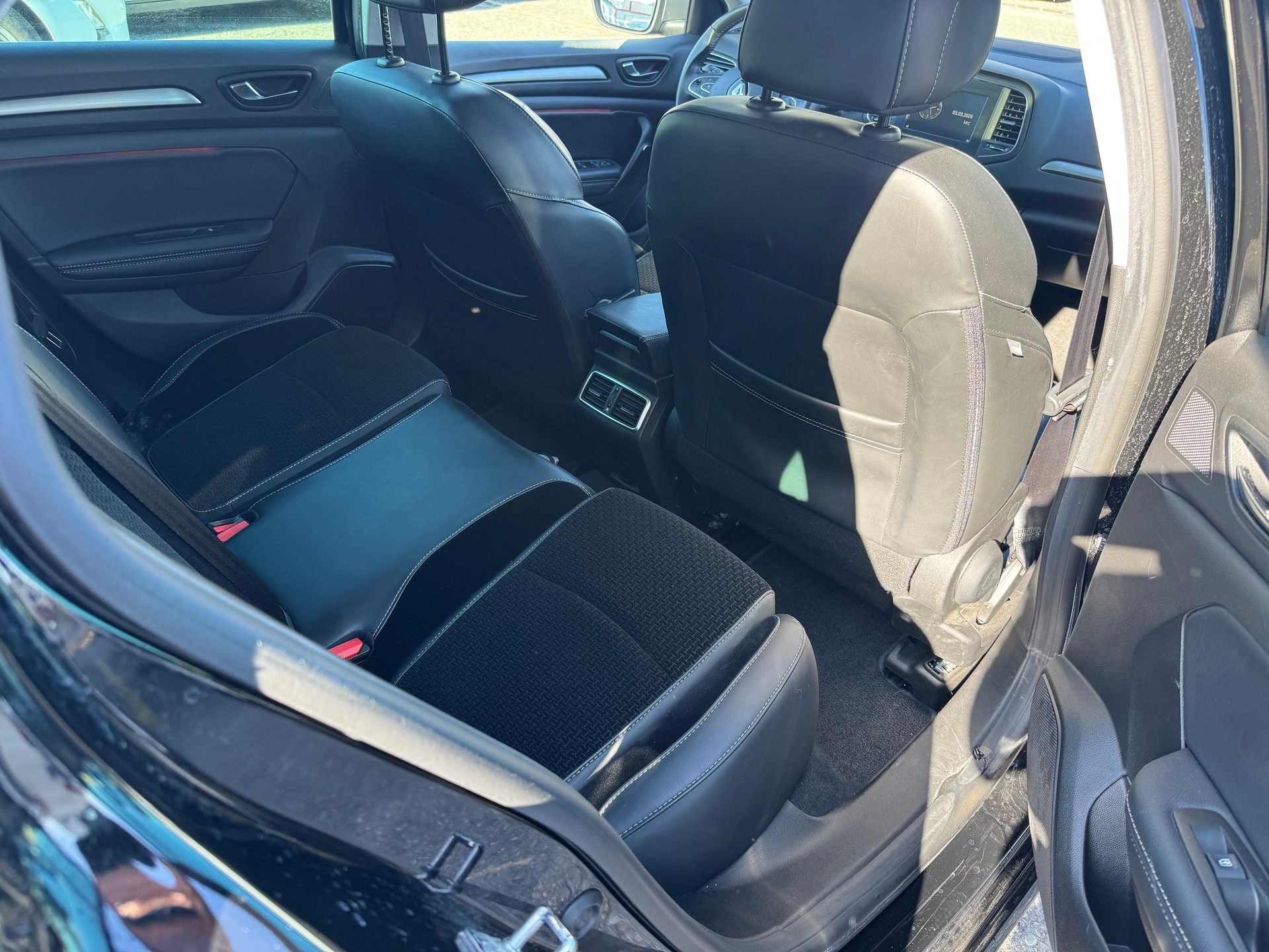 RENAULT Mégane Grandtour 1.5 dCi GT Line EDC-image-6