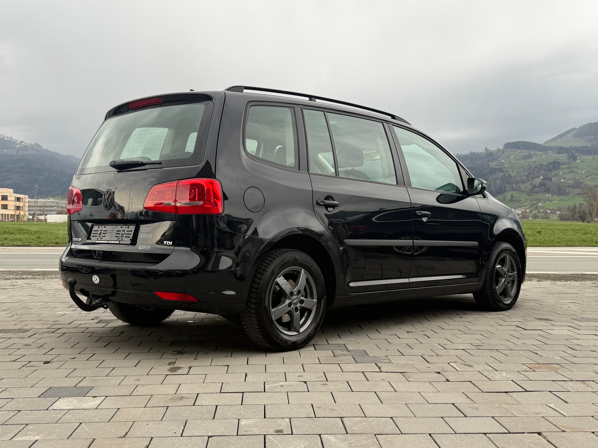 VW Touran 1.6 TDI Trendline 7-Plätzer-image-5