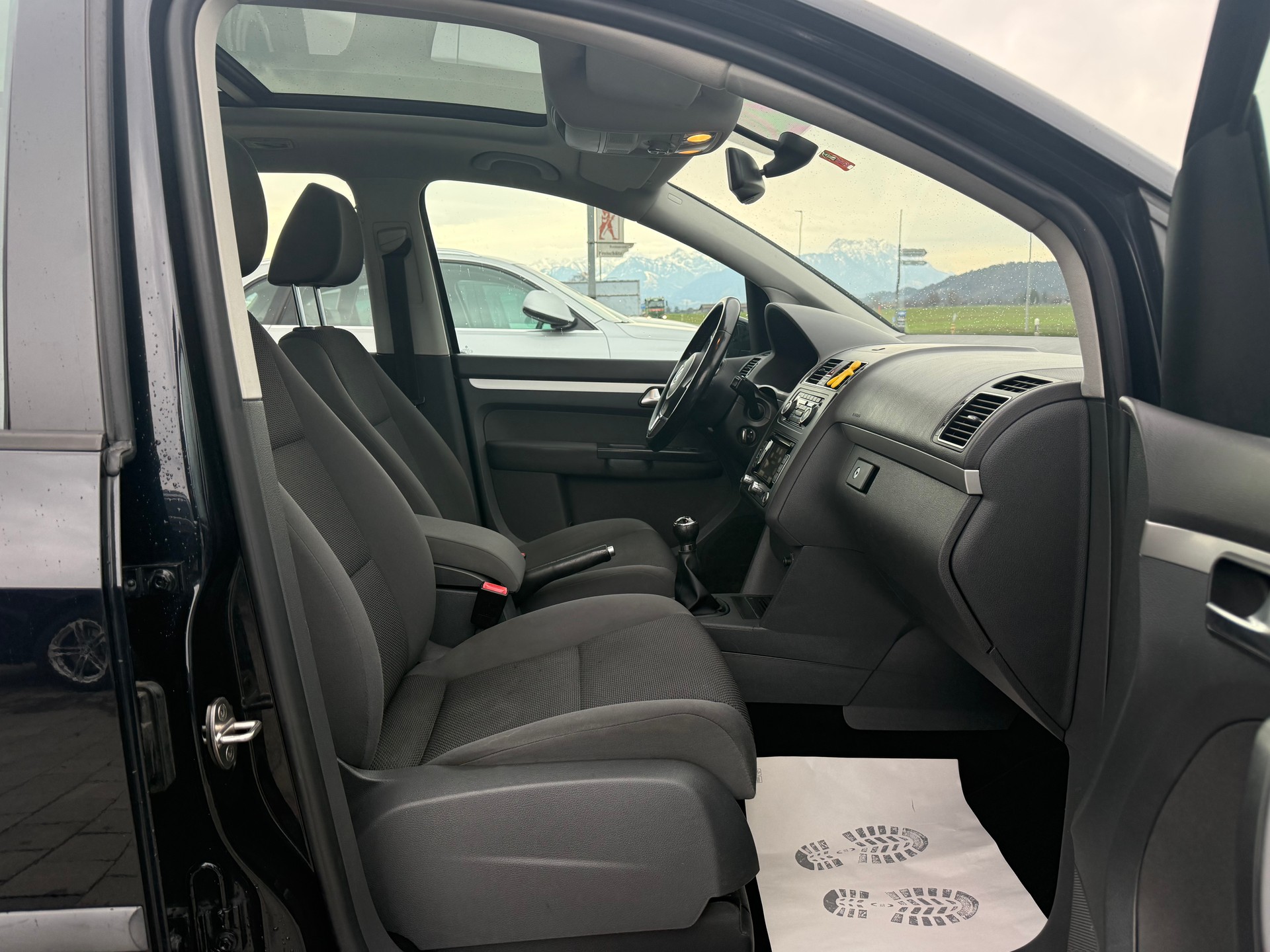 VW Touran 1.6 TDI Trendline 7-Plätzer-image-10