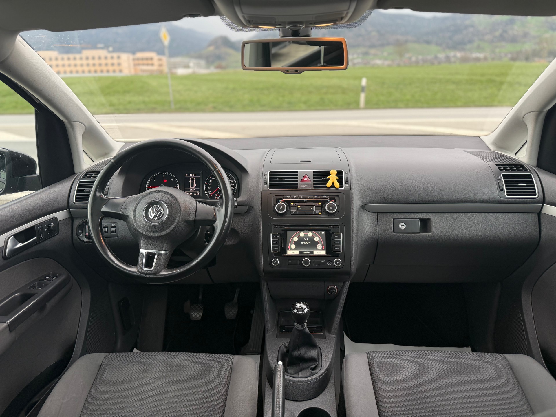 VW Touran 1.6 TDI Trendline 7-Plätzer-image-9