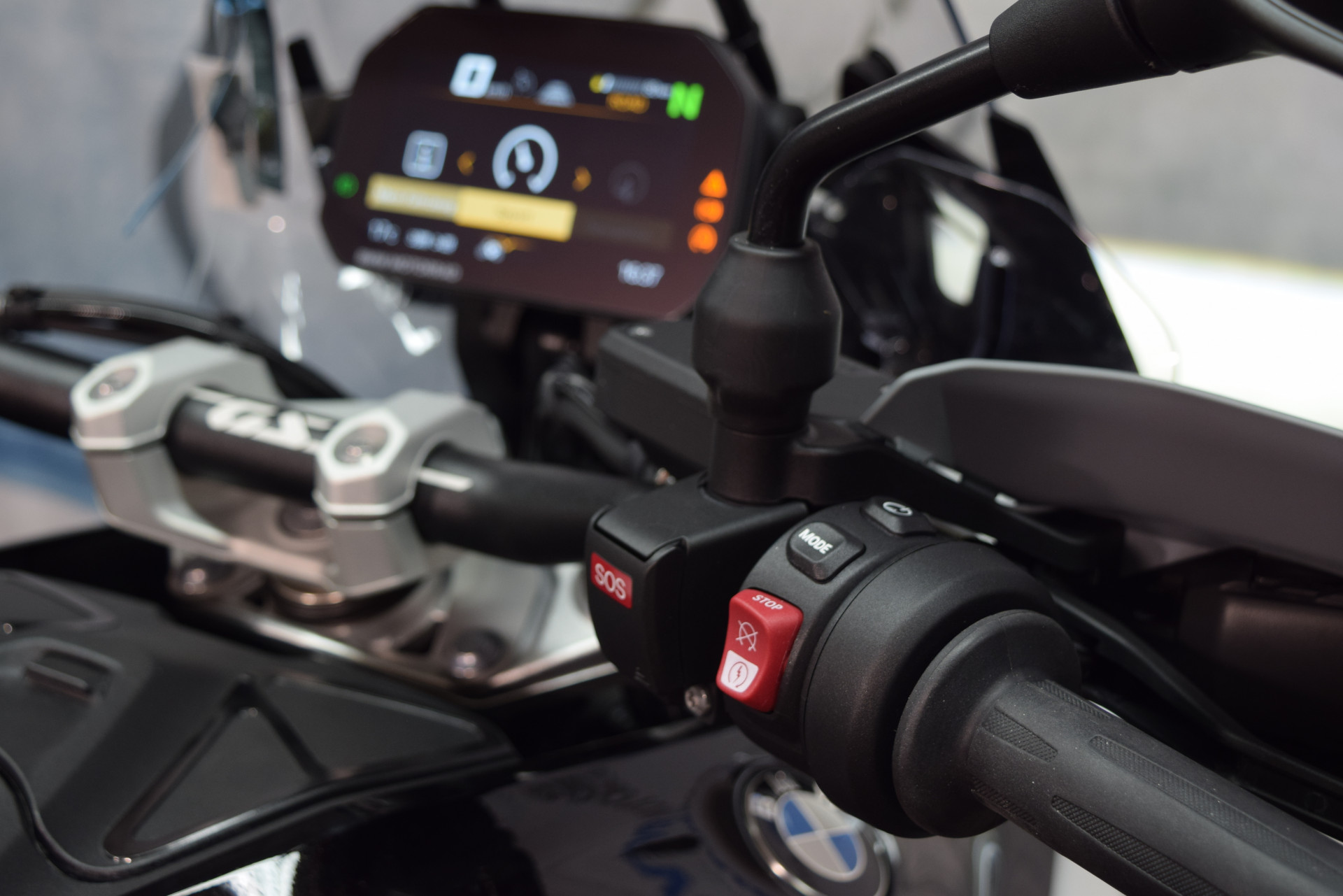 BMW R 1300 GS Triple Black Vollausstattung-image-8
