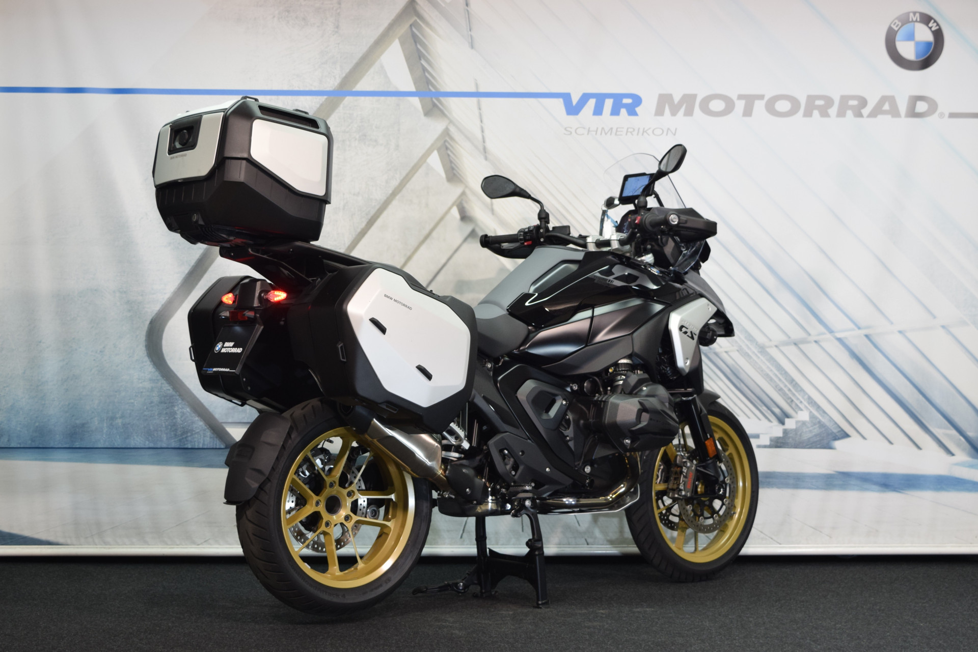 BMW R 1300 GS Triple Black inkl. Navi, Koffer & Topcase-image-2