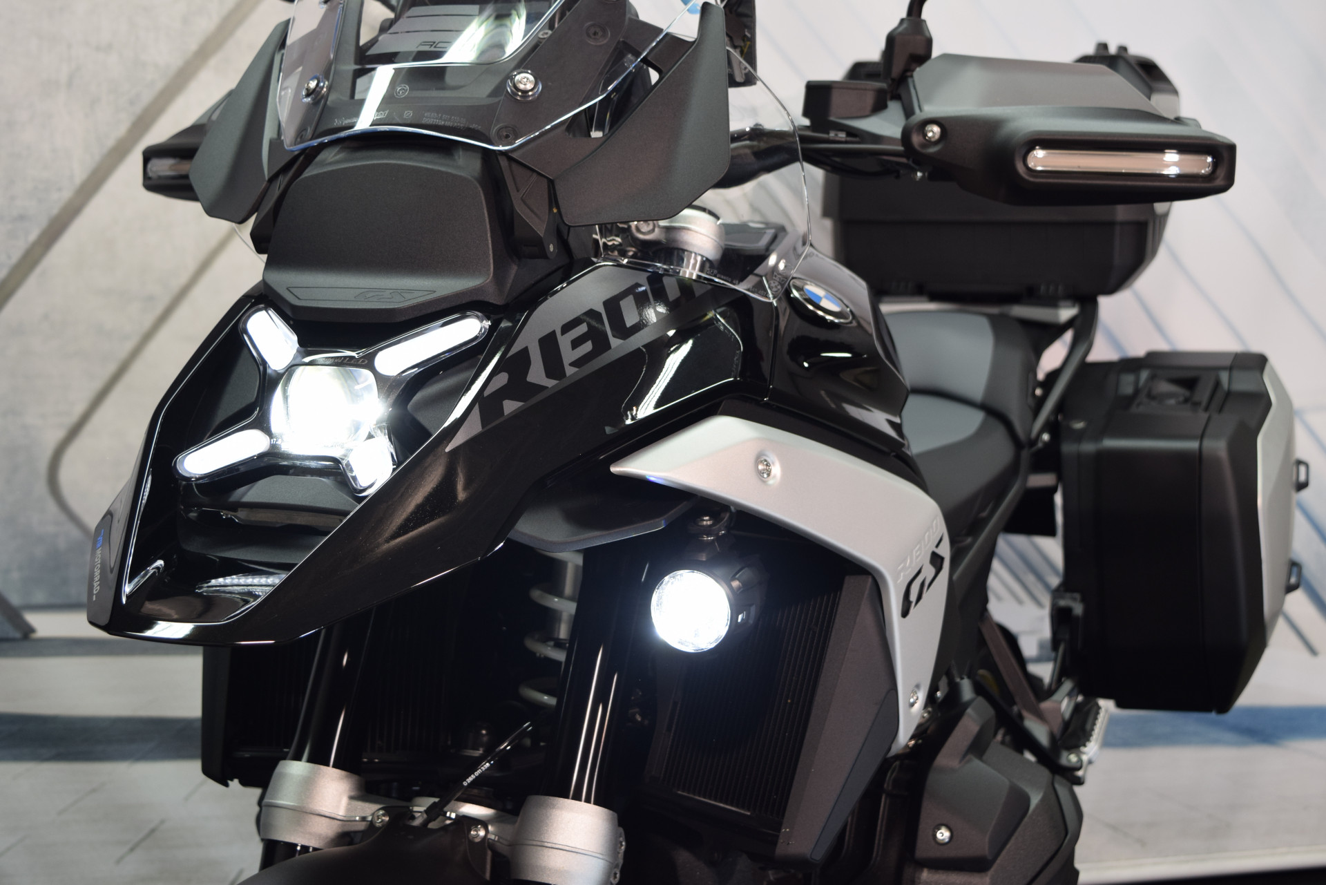 BMW R 1300 GS Triple Black inkl. Navi, Koffer & Topcase-image-9