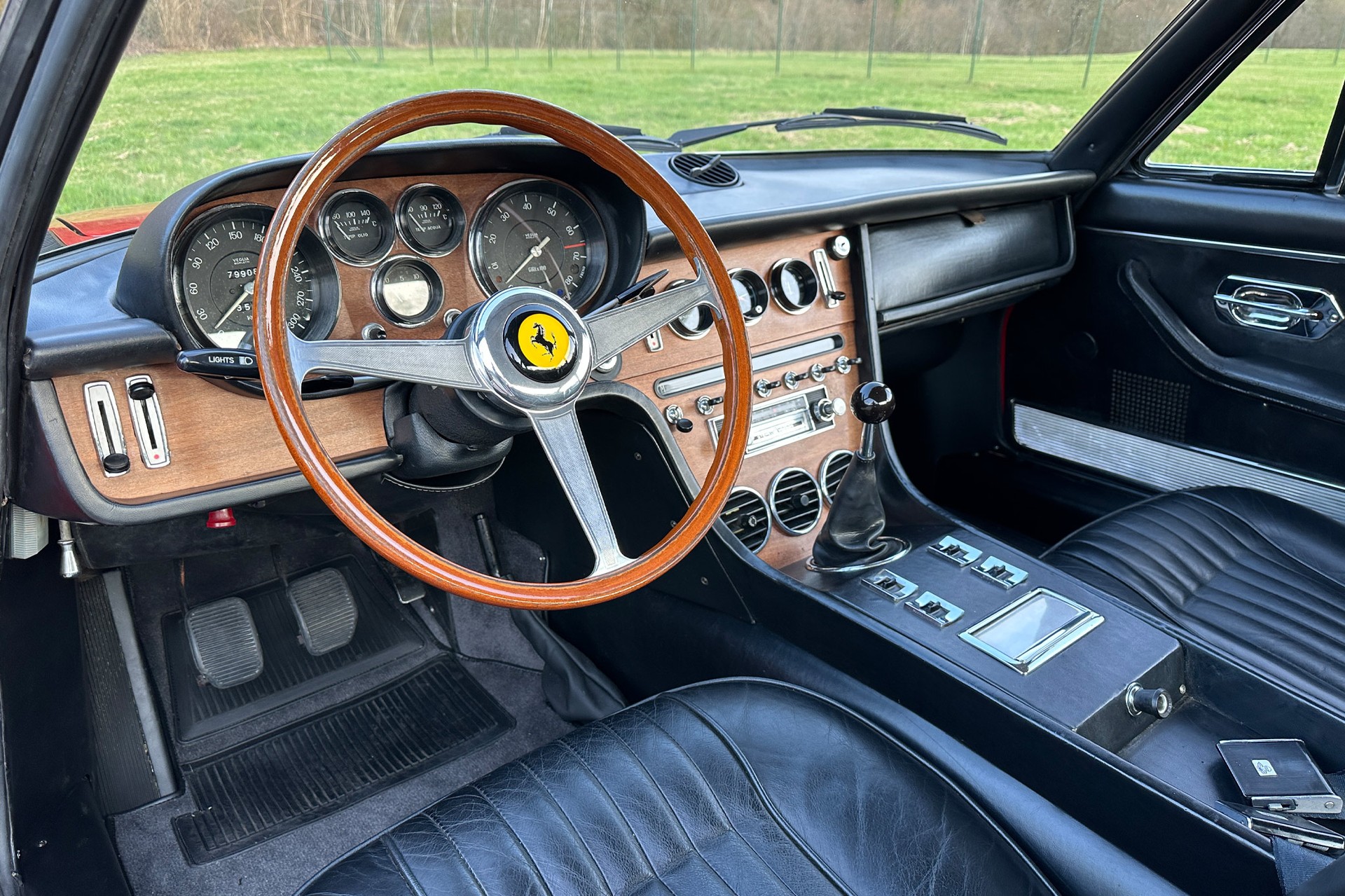 FERRARI 365 GT 2+2-image-10