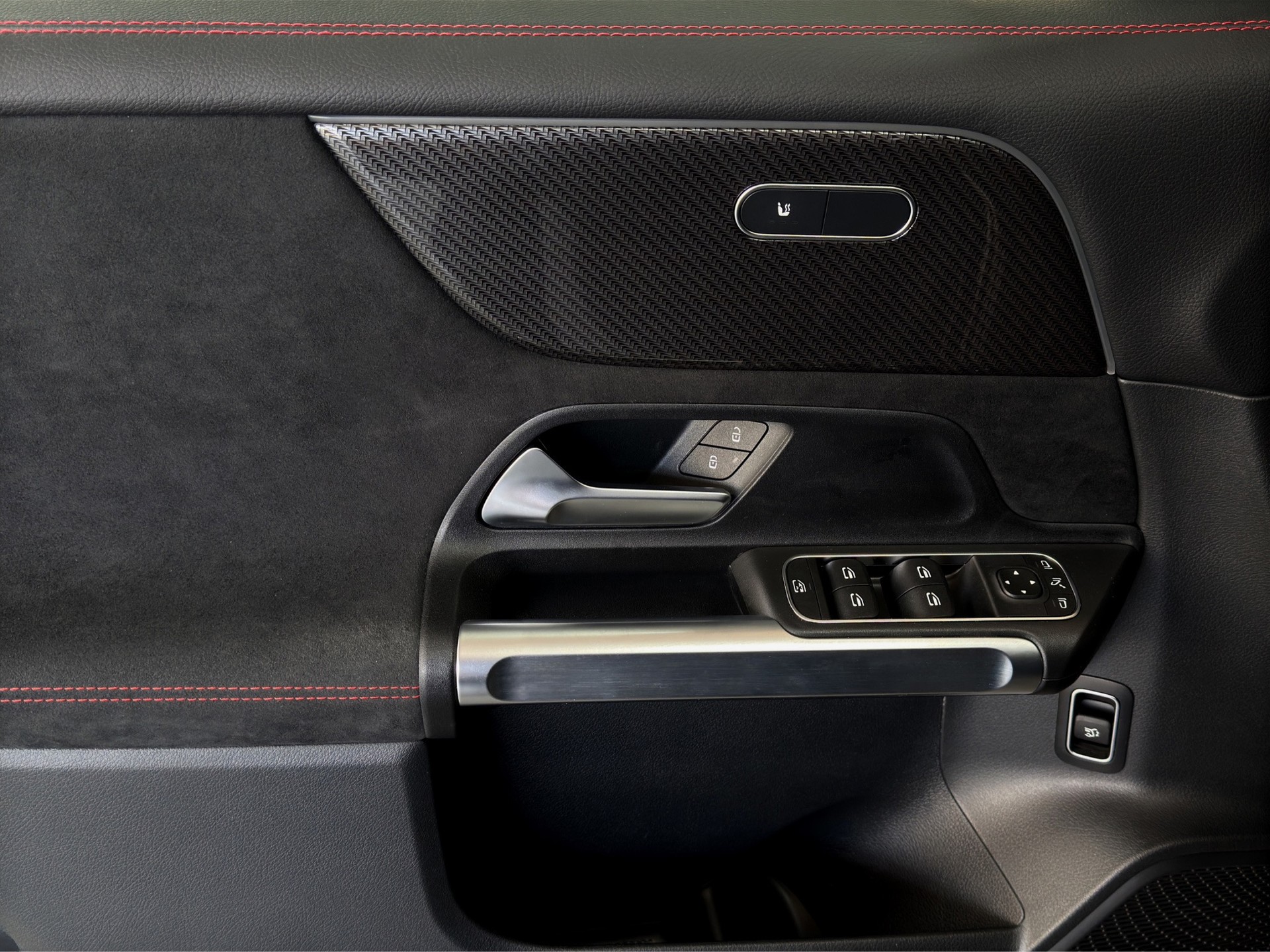 MERCEDES-BENZ GLB 200 AMG-Line 7G-Tronic "Night Star-Distronic"-image-8