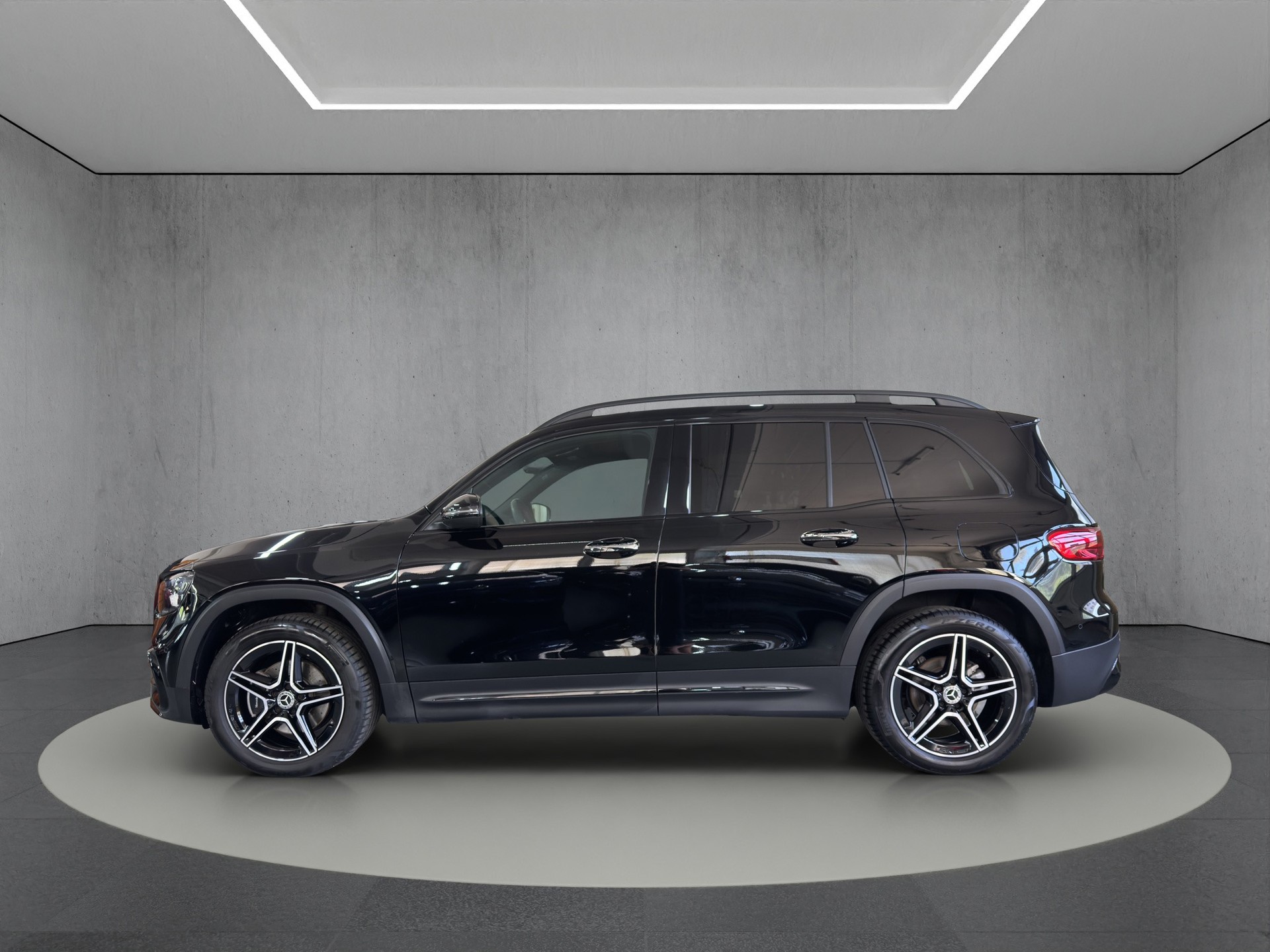 MERCEDES-BENZ GLB 200 AMG-Line 7G-Tronic "Night Star-Distronic"-showroom-element-2