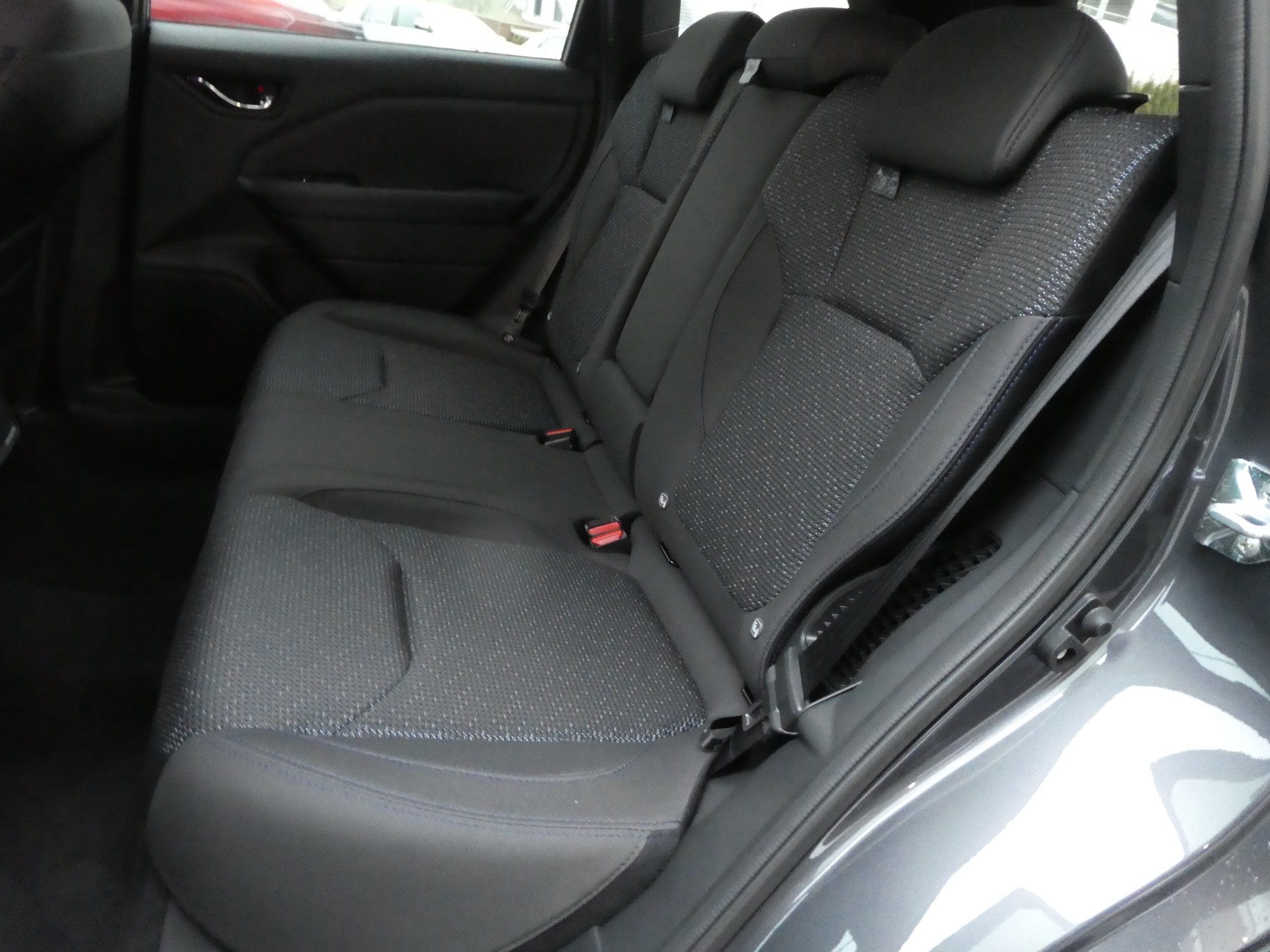 SUBARU Forester 2.0i e-Boxer Swiss Plus Lineartronic-image-12