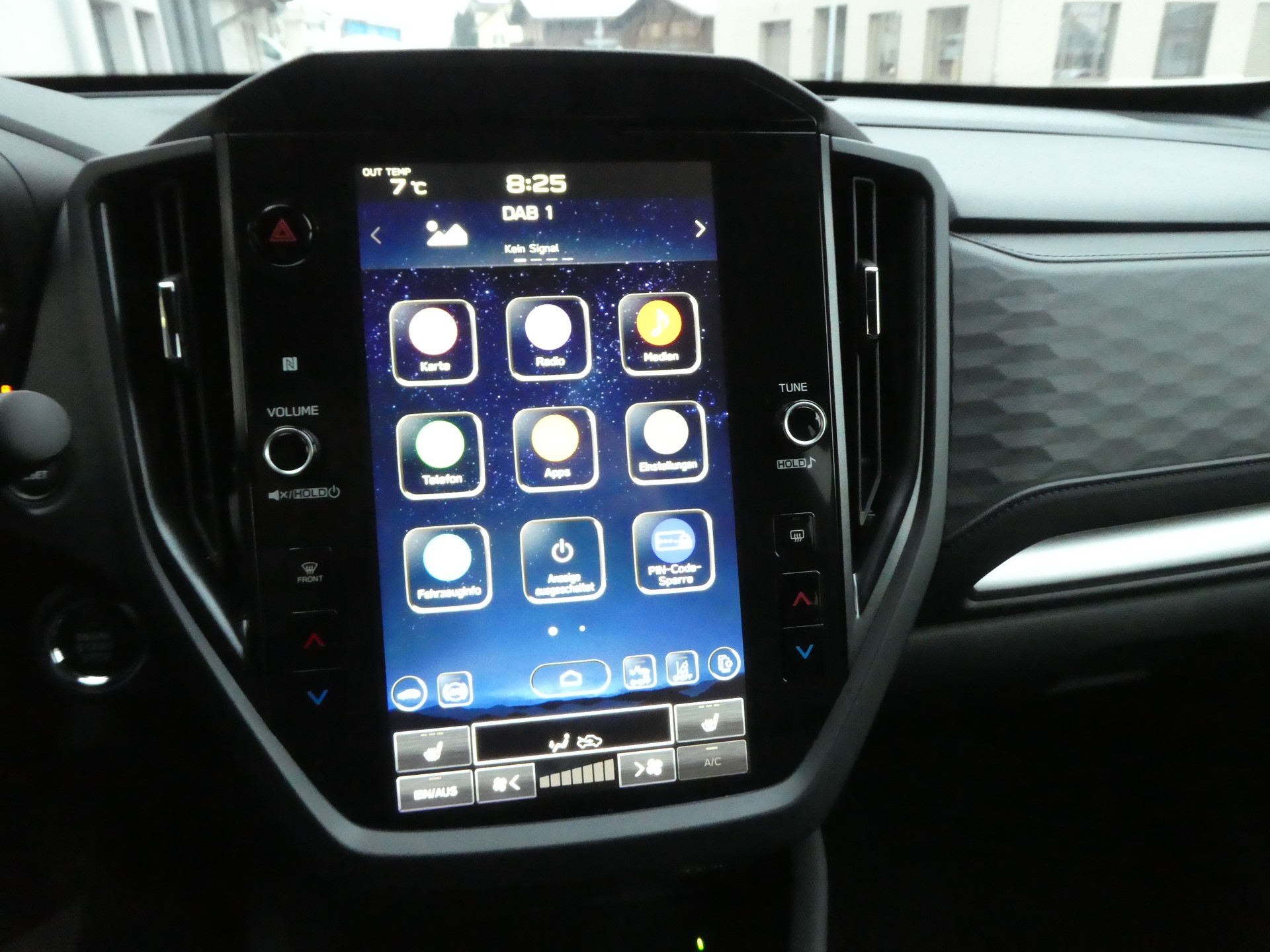 SUBARU Forester 2.0i e-Boxer Swiss Plus Lineartronic-image-4