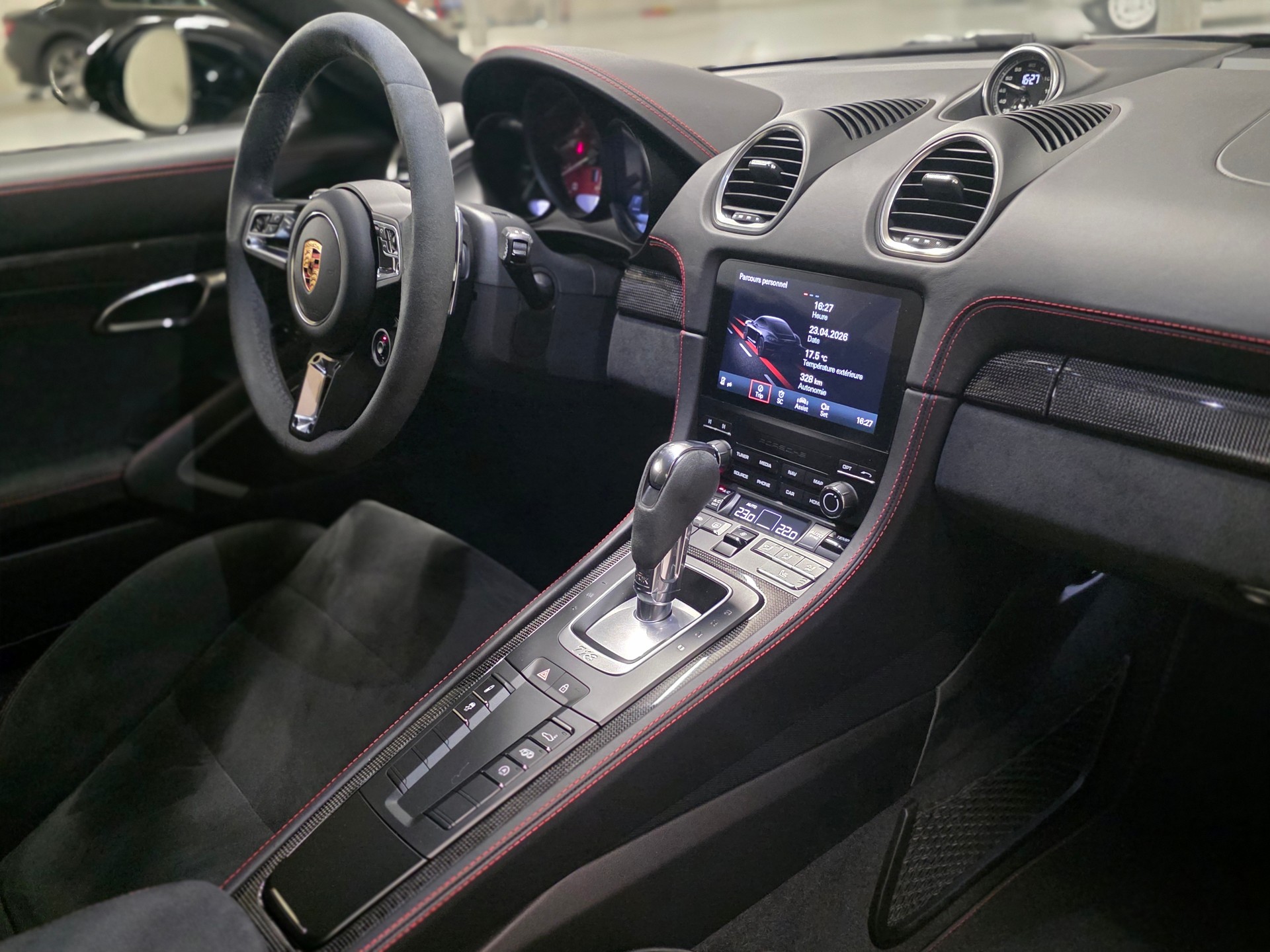 PORSCHE 718 Cayman GTS 4.0 PDK (Full Black)-image-10