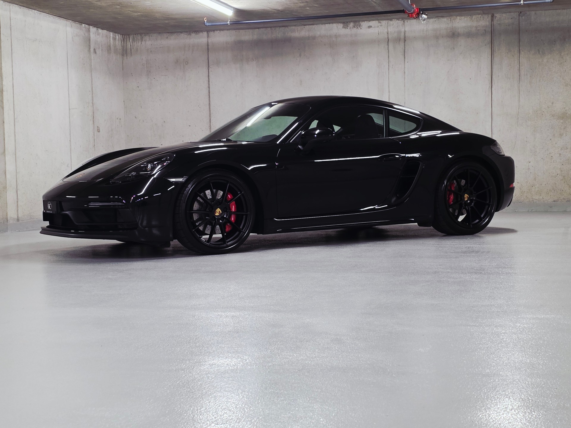 PORSCHE 718 Cayman GTS 4.0 PDK (Full Black)-showroom-element-2