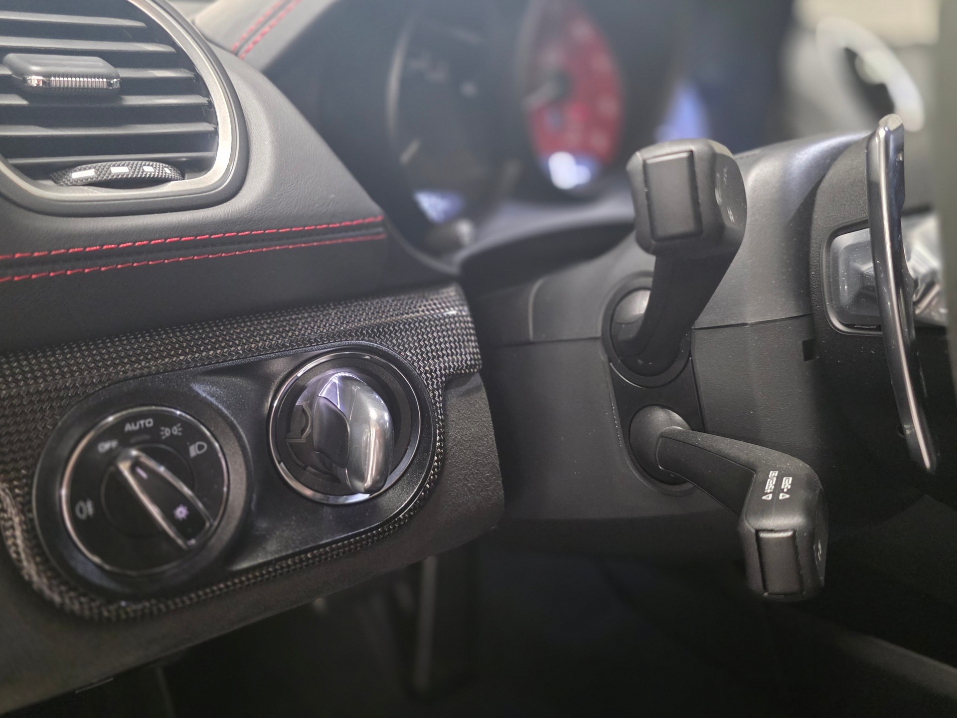 PORSCHE 718 Cayman GTS 4.0 PDK (Full Black)-image-9