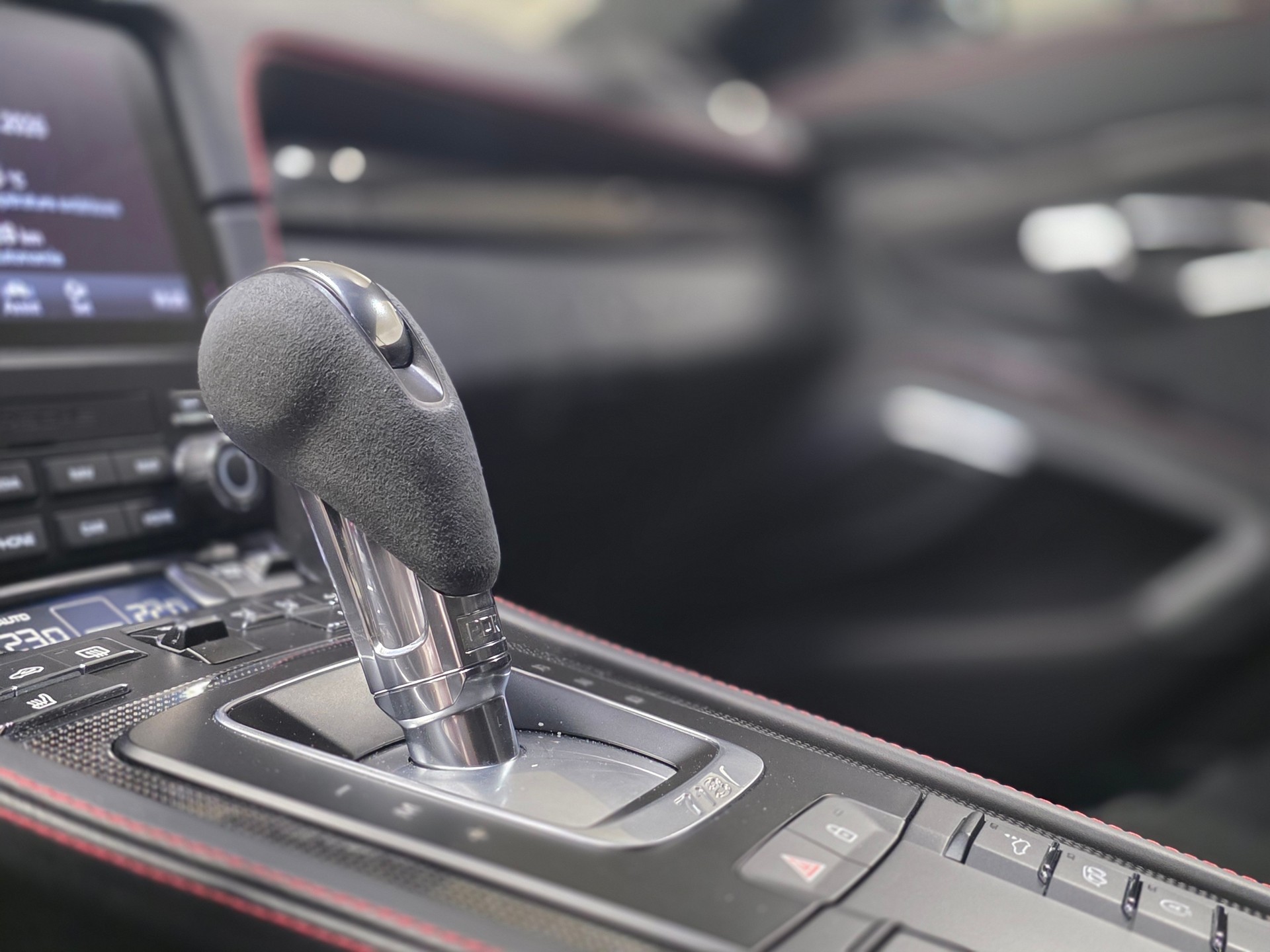 PORSCHE 718 Cayman GTS 4.0 PDK (Full Black)-image-6