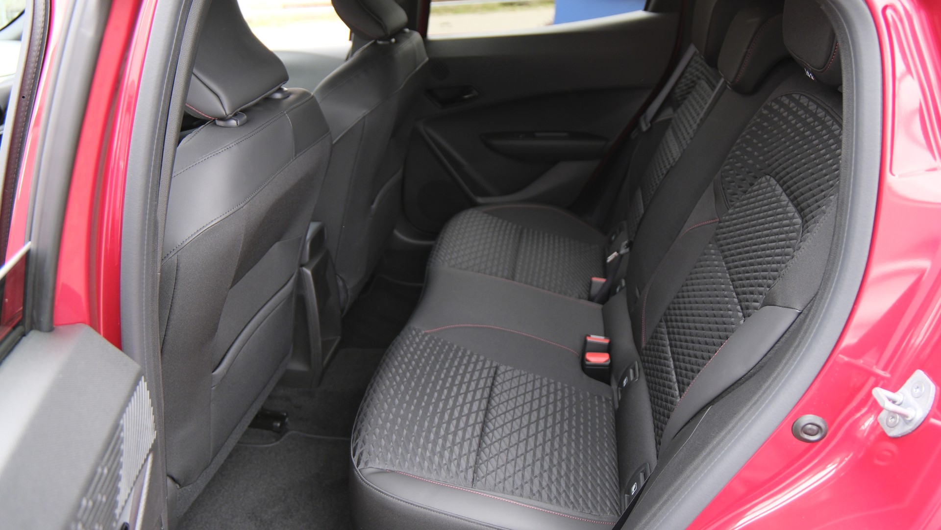 RENAULT Clio 1.8 E-Tech Techno-image-19