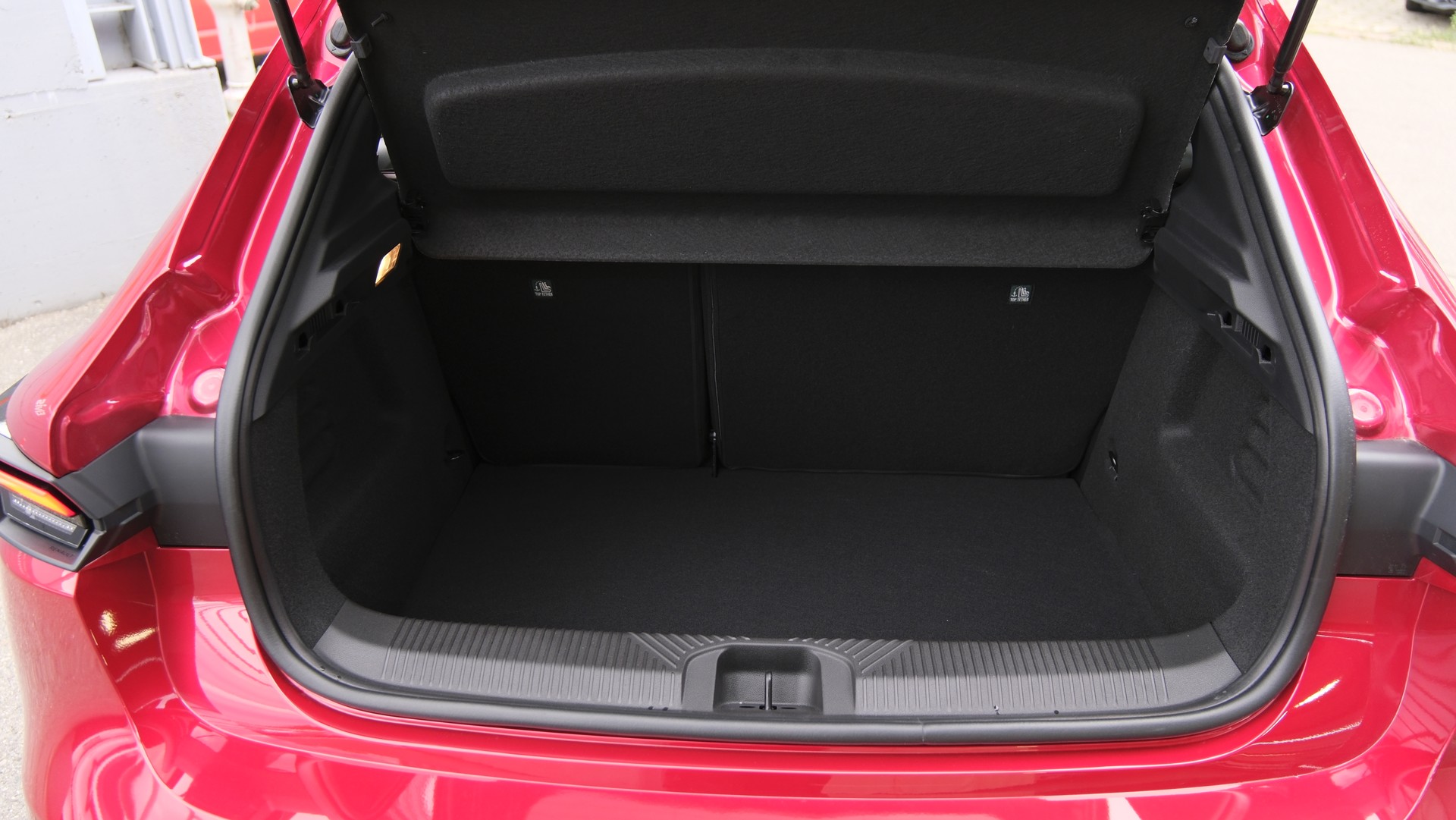 RENAULT Clio 1.8 E-Tech Techno-image-29