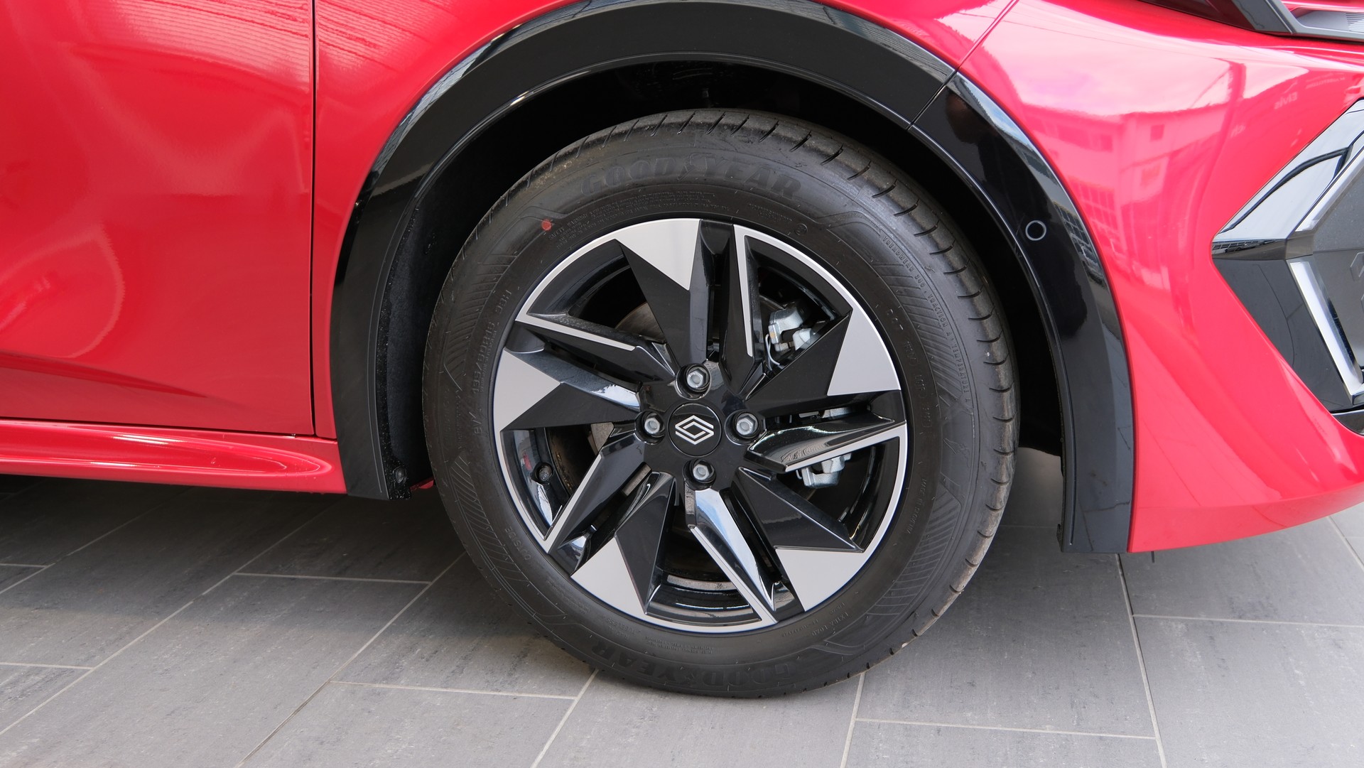 RENAULT Clio 1.8 E-Tech Techno-image-28