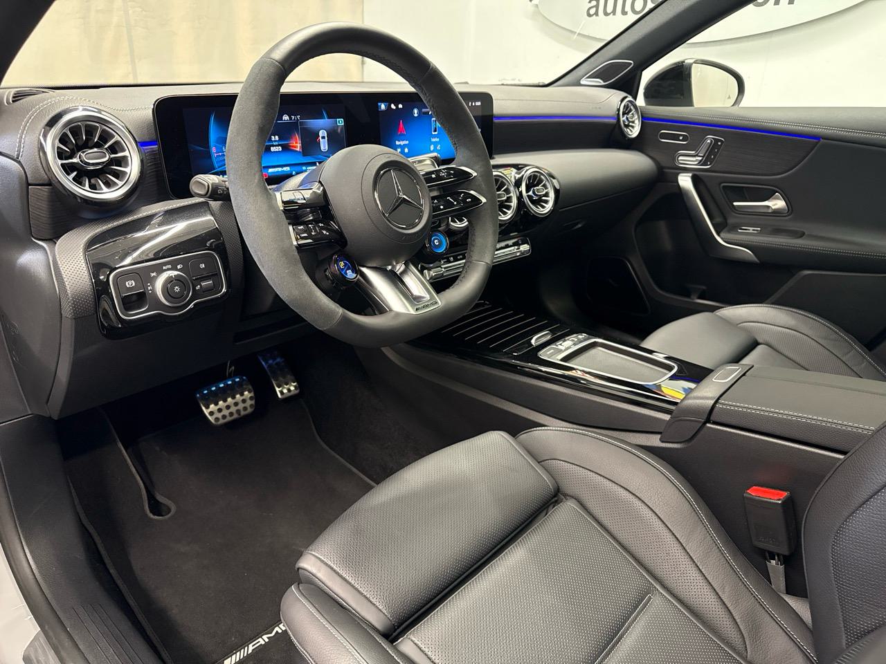 MERCEDES-BENZ A AMG 45 S 4Matic+ 8G-DCT-showroom-element-2