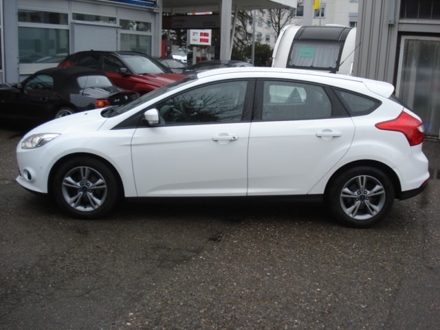 FORD Focus 1.0 SCTi Winner-showroom-element-3