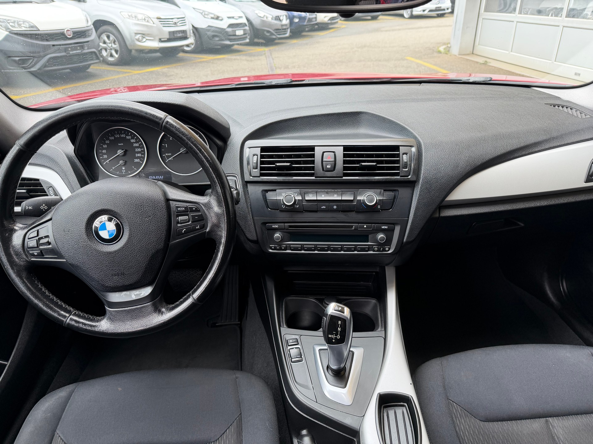BMW 118i Sport Line Steptronic-image-9