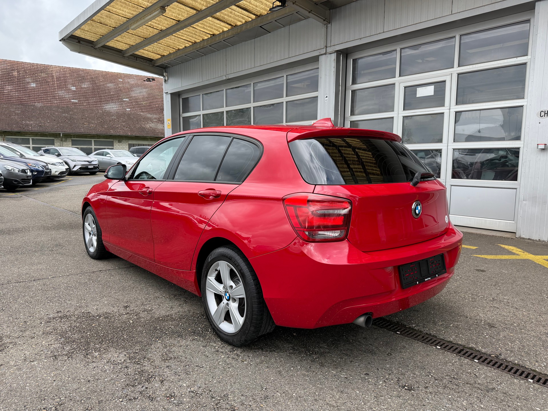 BMW 118i Sport Line Steptronic-image-3
