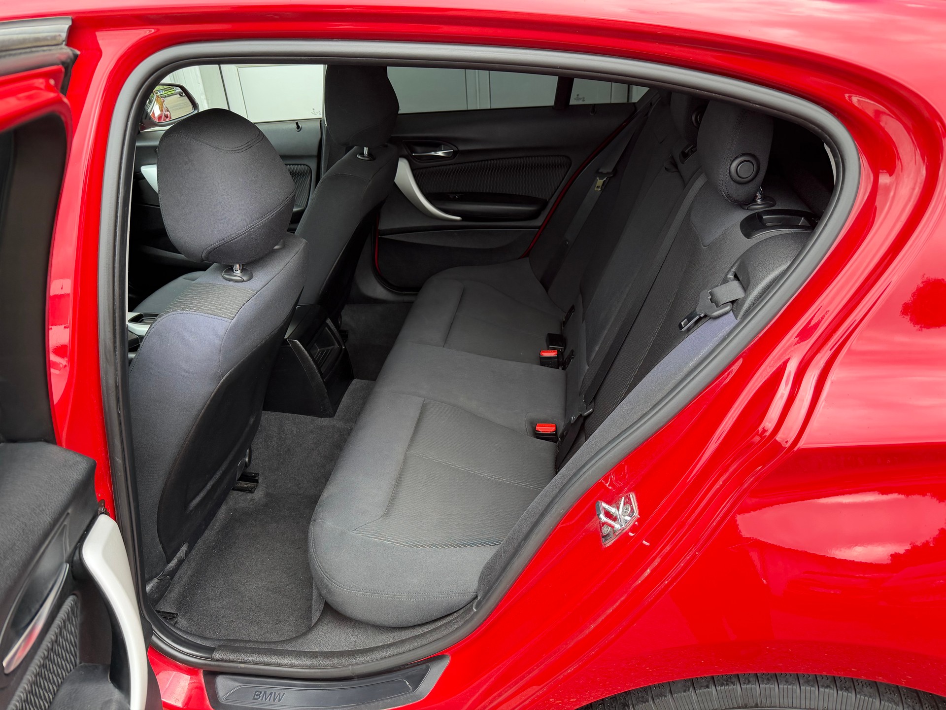 BMW 118i Sport Line Steptronic-image-11