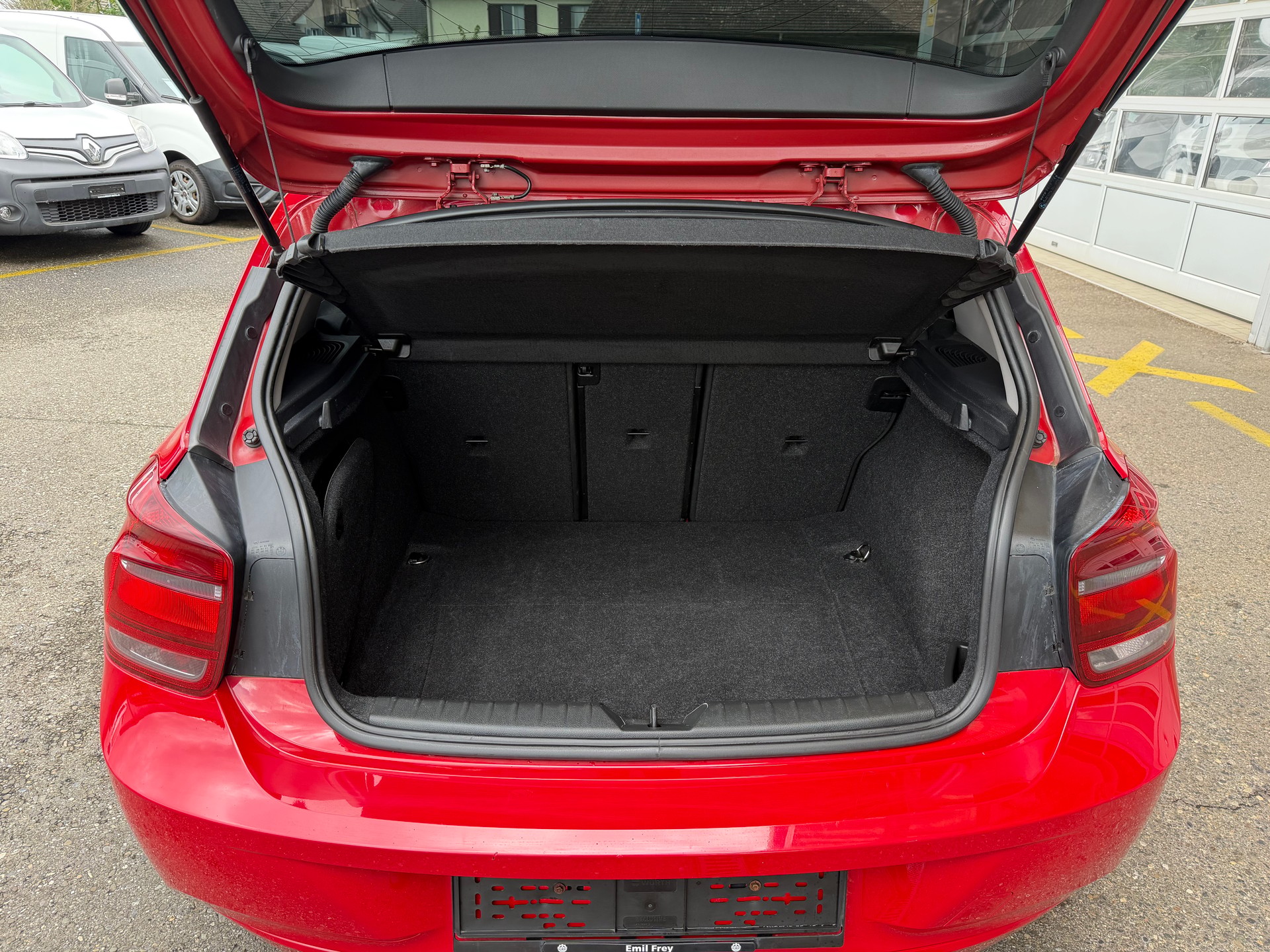 BMW 118i Sport Line Steptronic-image-12