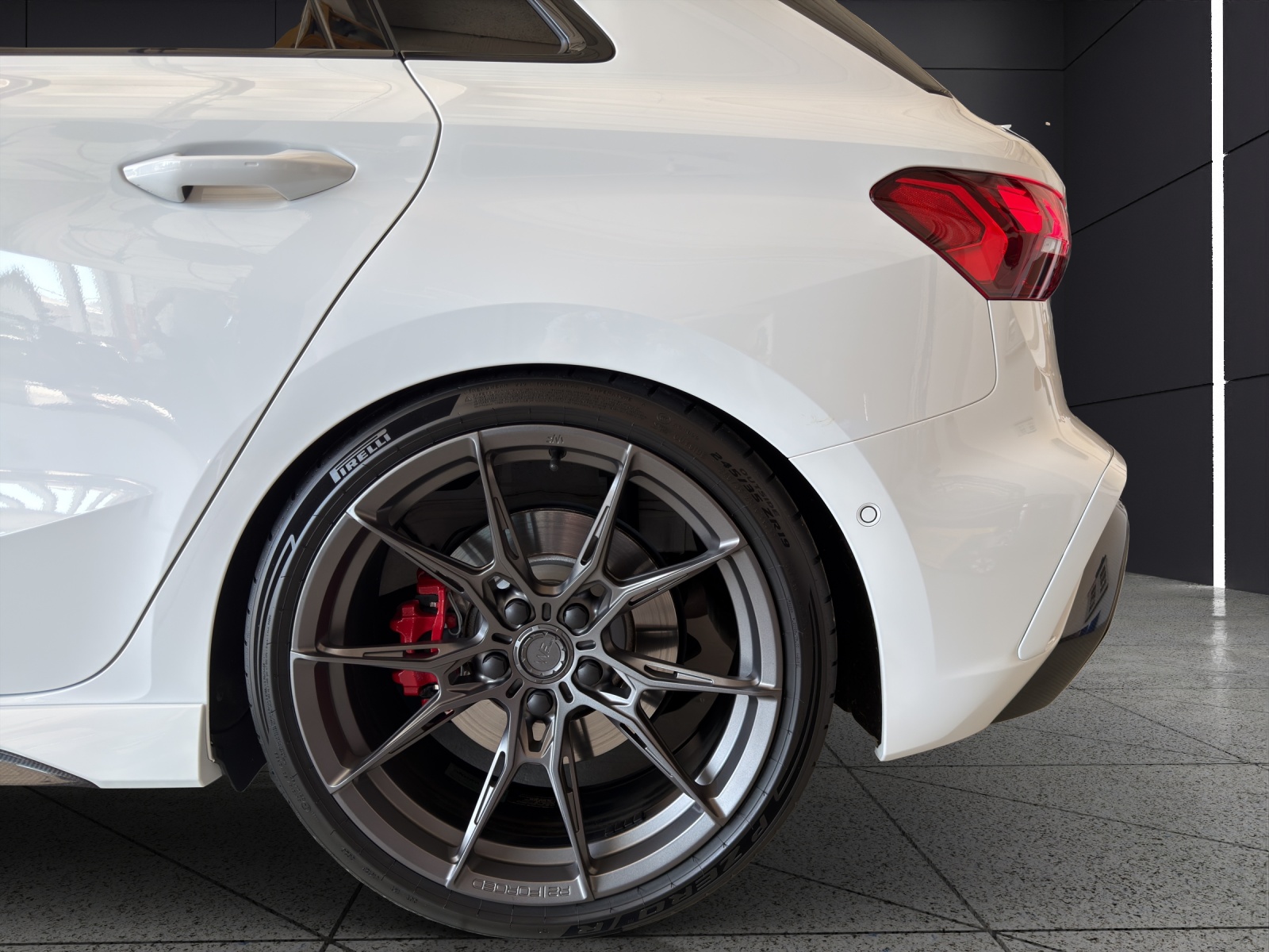 AUDI RS3 Sportback 2.5 TSI quattro S-tronic-image-5