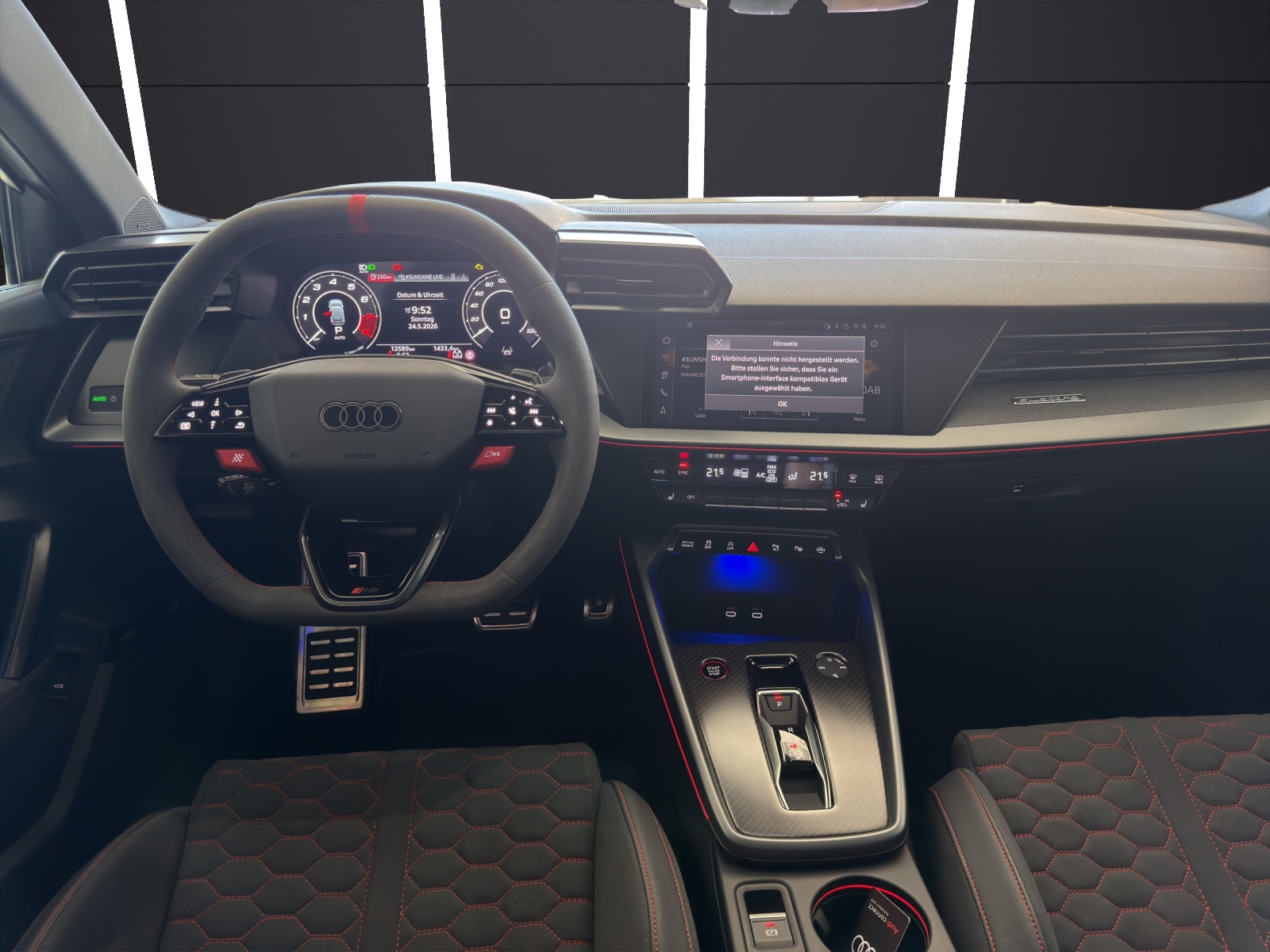 AUDI RS3 Sportback 2.5 TSI quattro S-tronic-image-15