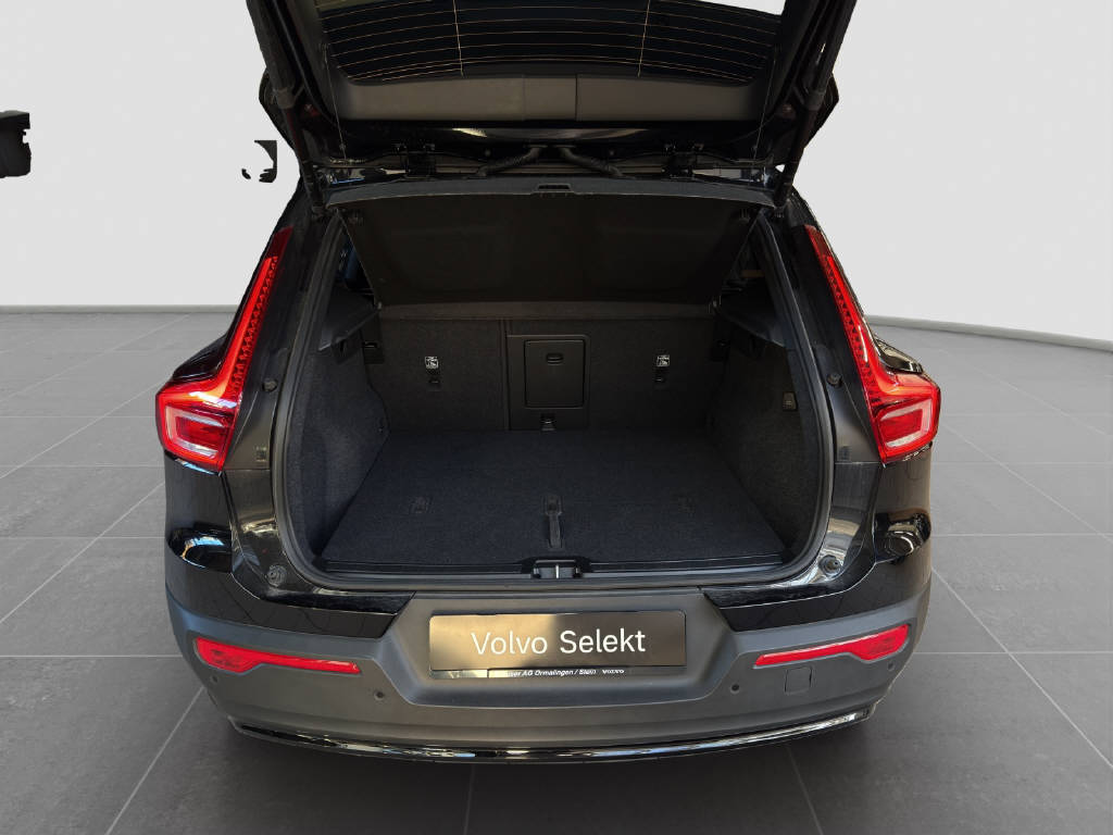 VOLVO XC40 2.0 B4 MH Plus Dark-image-13