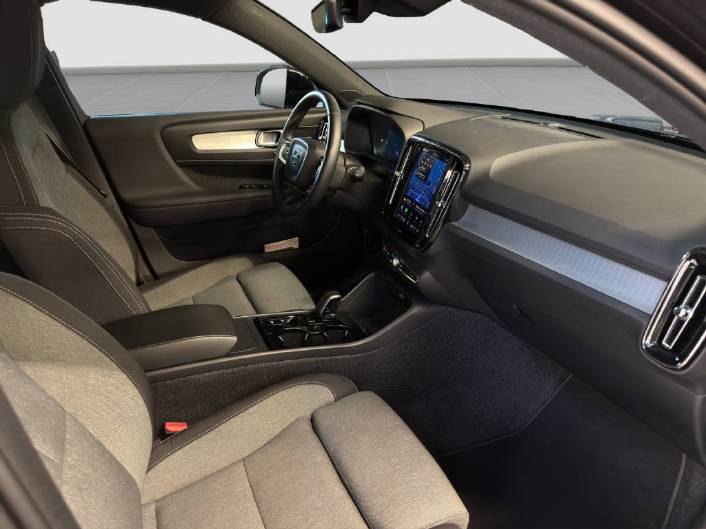 VOLVO XC40 2.0 B4 MH Plus Dark-image-11