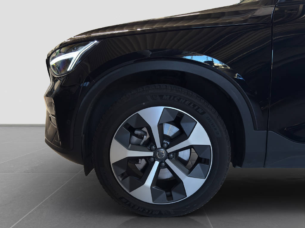 VOLVO XC40 2.0 B4 MH Plus Dark-image-6