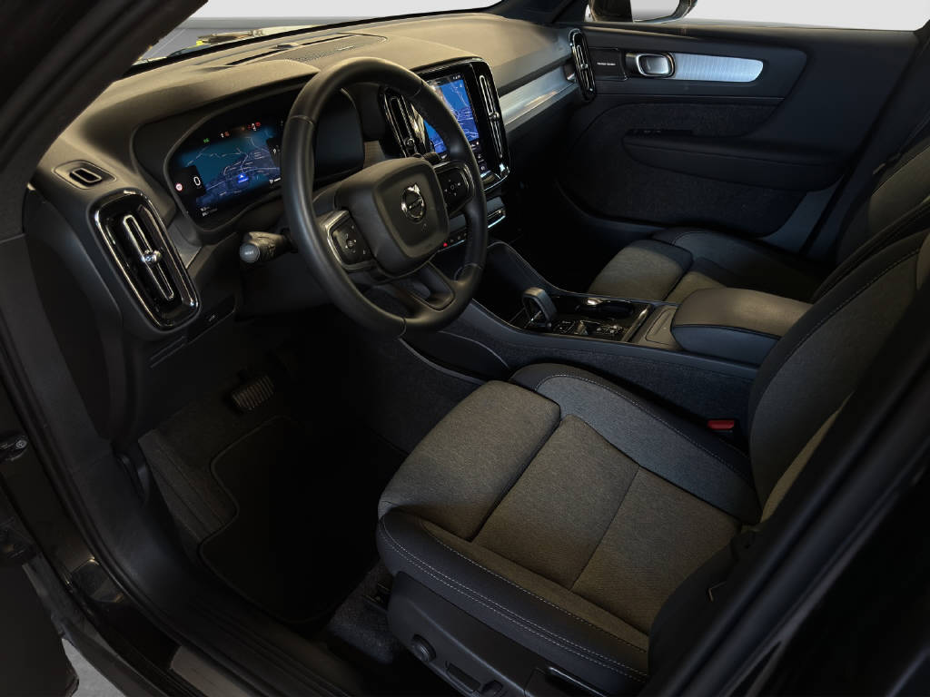 VOLVO XC40 2.0 B4 MH Plus Dark-image-7