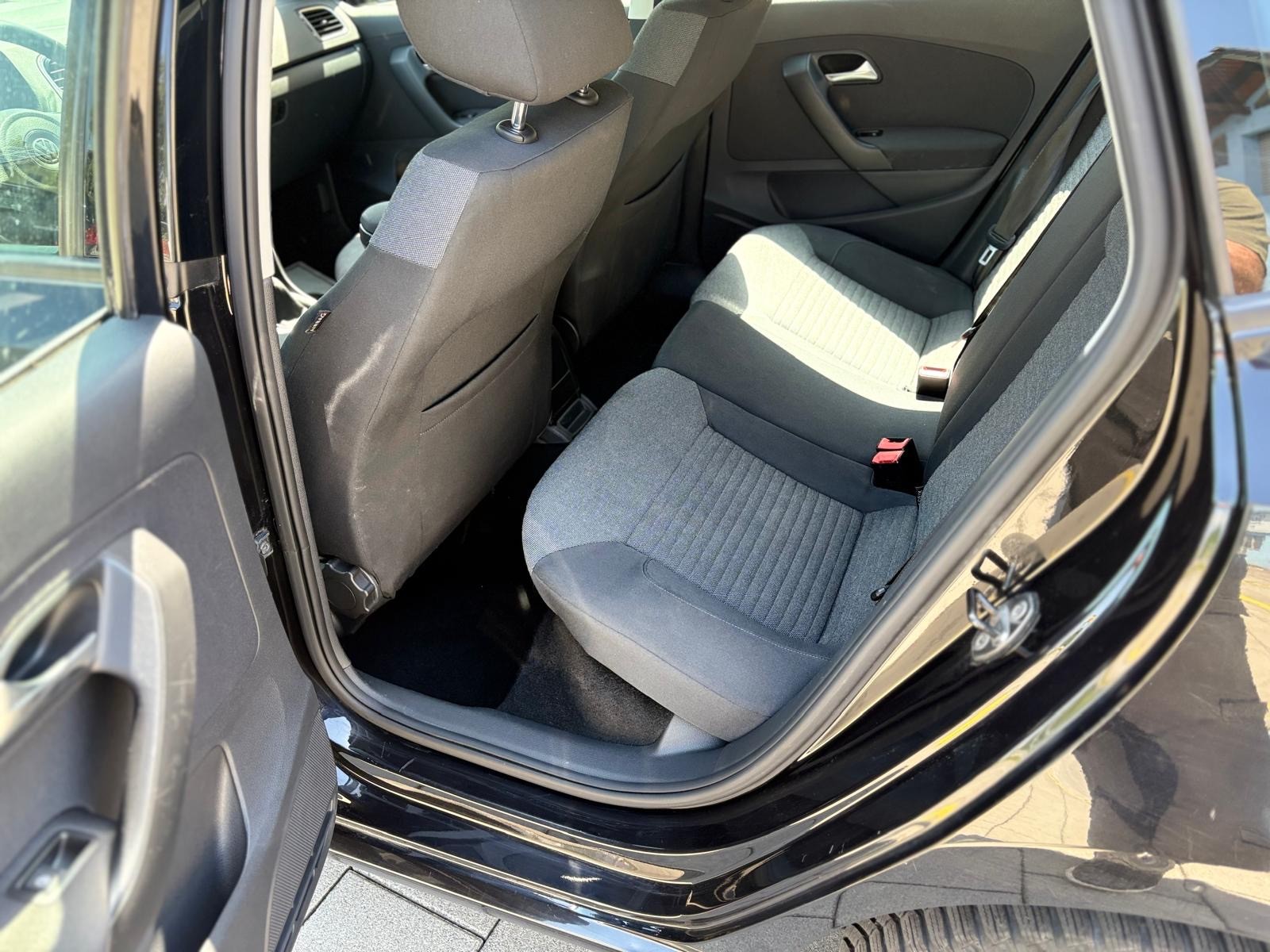 VW Polo 1.4 16V Trendline-image-8