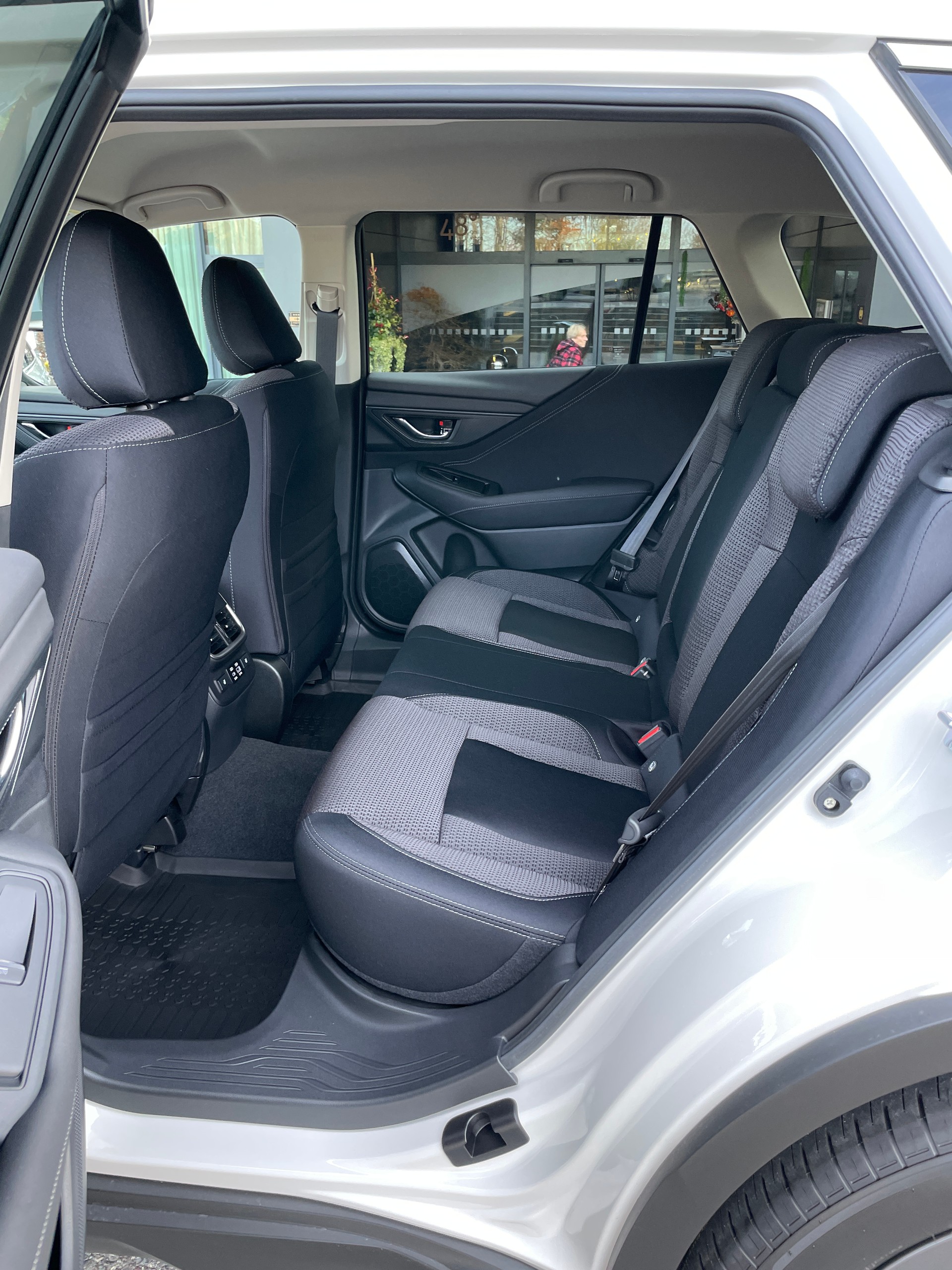 SUBARU Outback 2.5i Advantage AWD Lineartronic-image-13