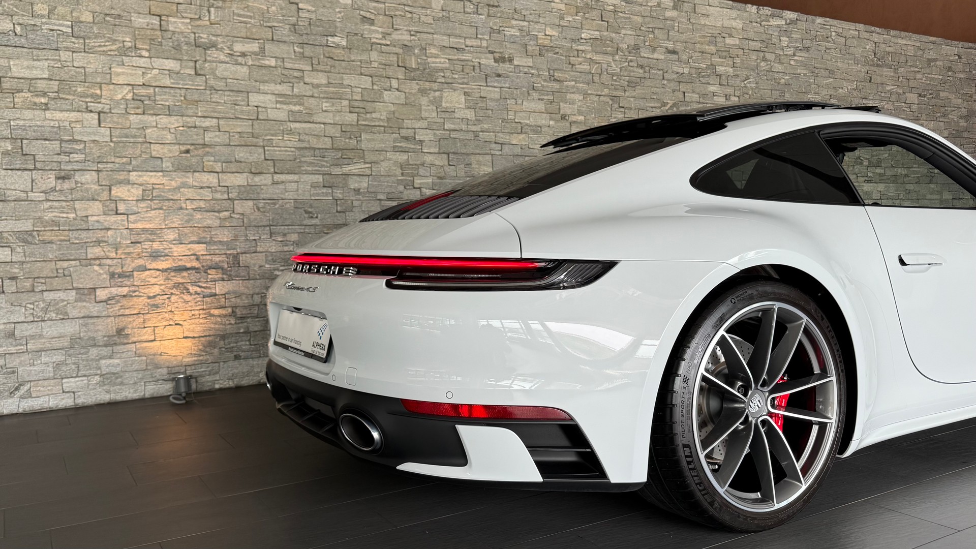 PORSCHE 911 Carrera 4S PDK Sport Design Paket-image-12