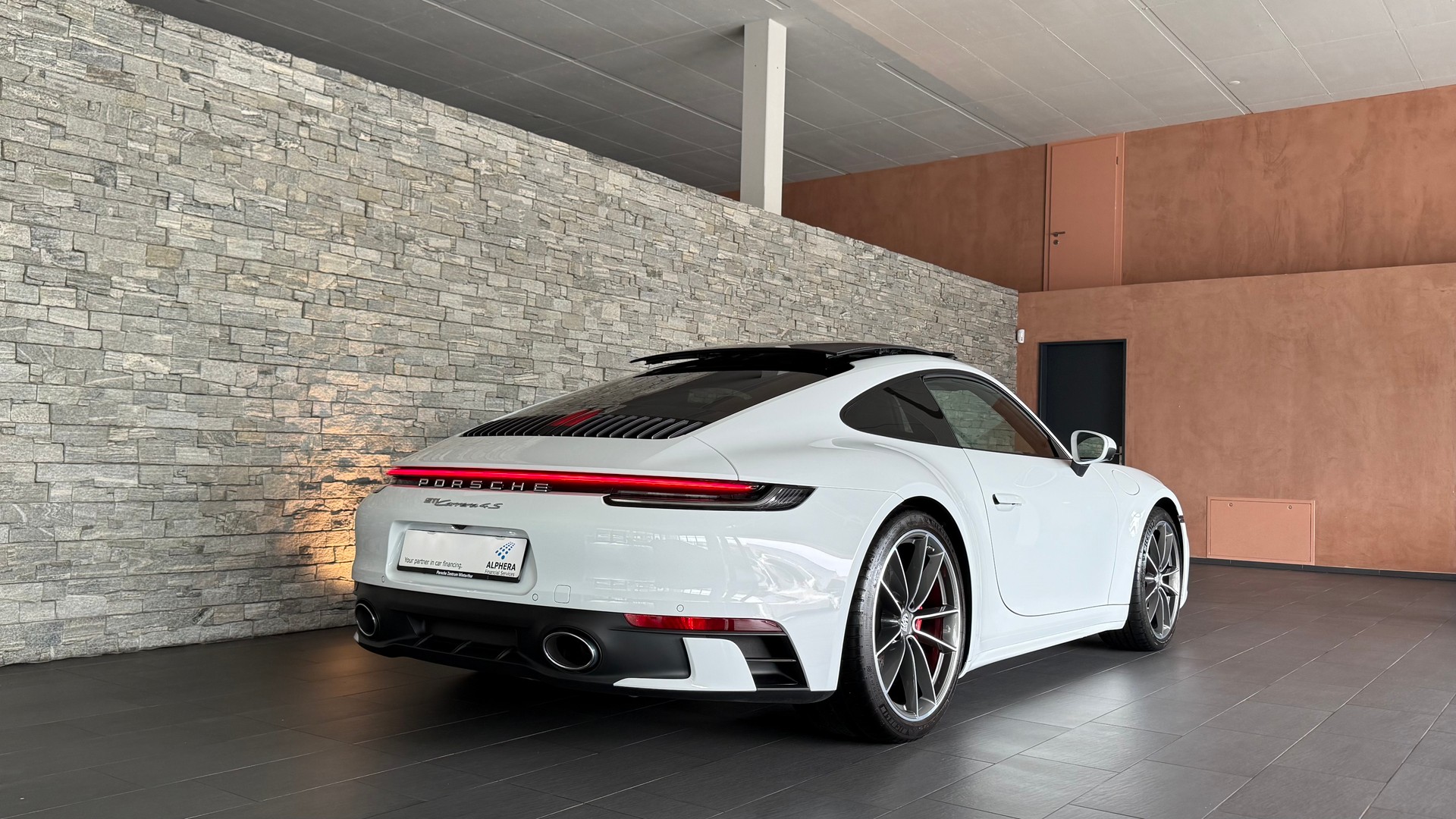 PORSCHE 911 Carrera 4S PDK Sport Design Paket-showroom-element-1