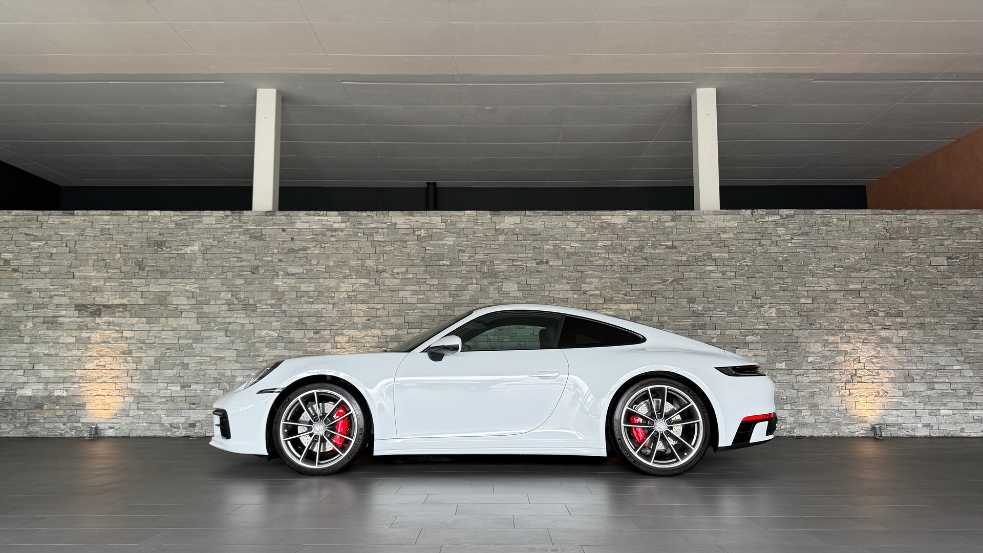 PORSCHE 911 Carrera 4S PDK Sport Design Paket-showroom-element-3