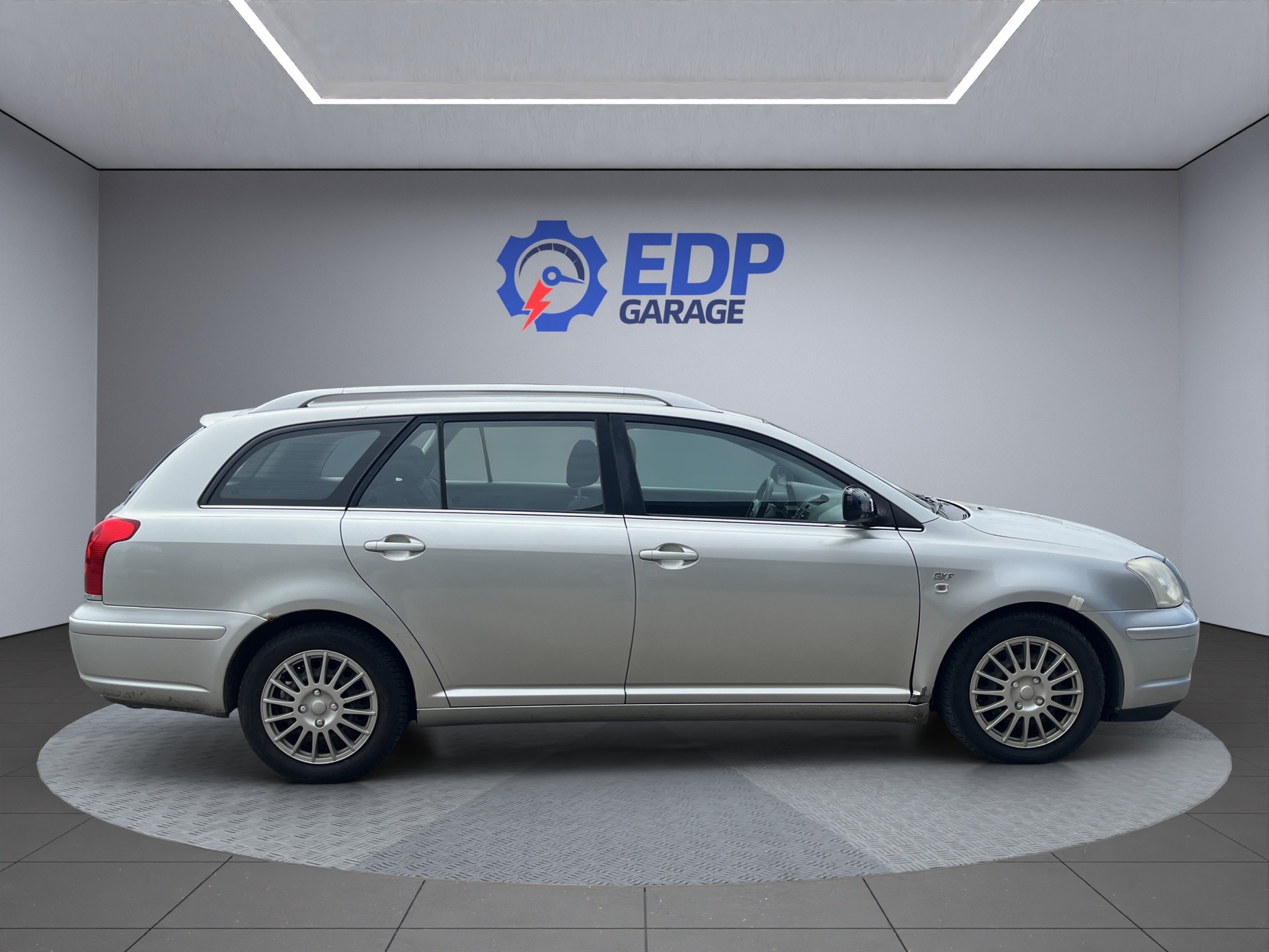 TOYOTA Avensis 2.4 D4 VVT-i Linea Sol Prem. T-Step5-image-4