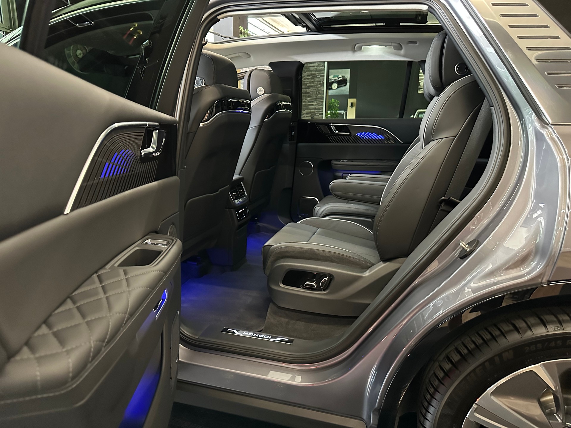 HONGQI E-HS9 Exclusive 99 kWh-image-20