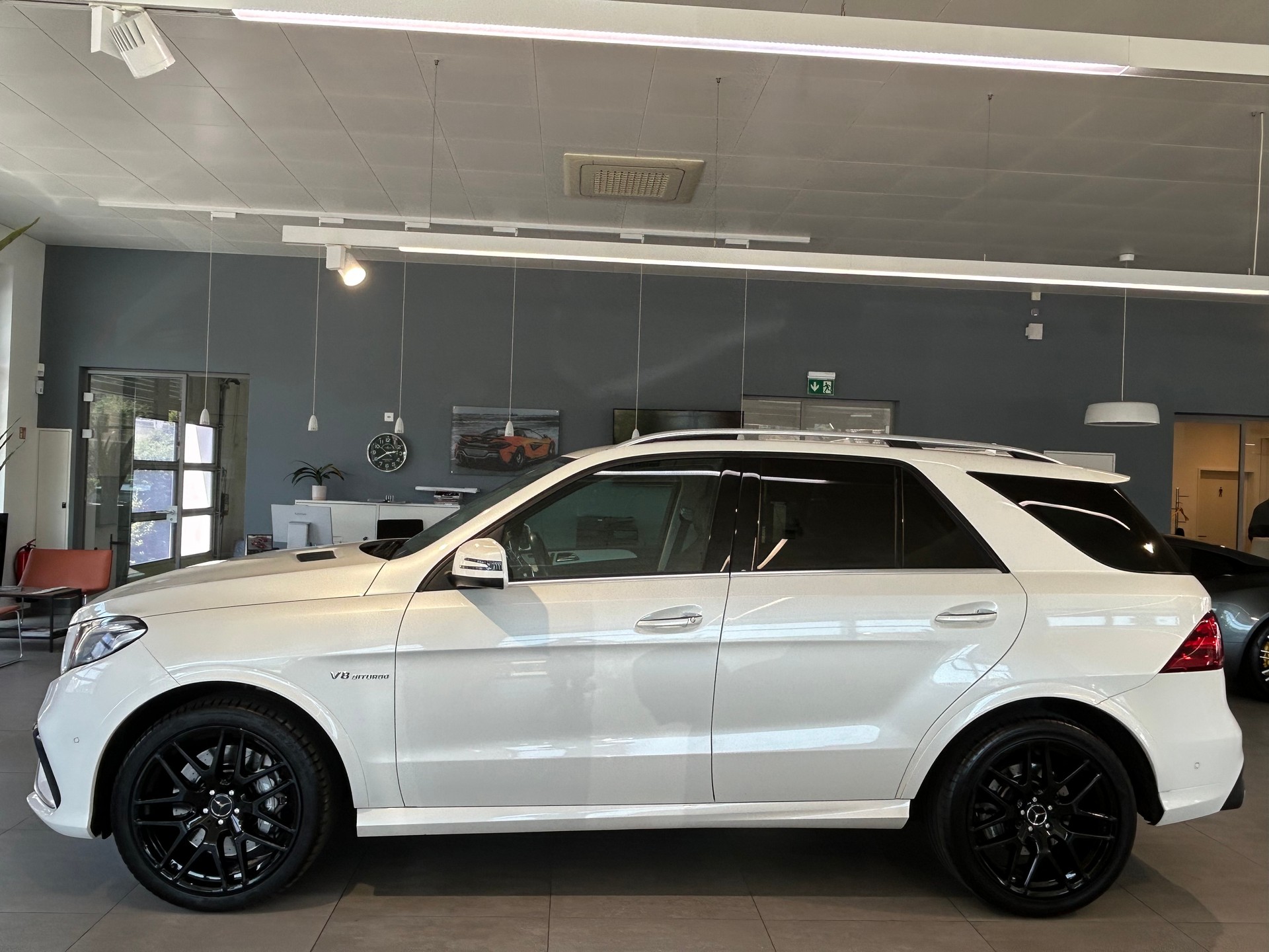 MERCEDES-BENZ GLE 63 AMG 4Matic Speedshift Plus 7G-Tronic-showroom-element-3